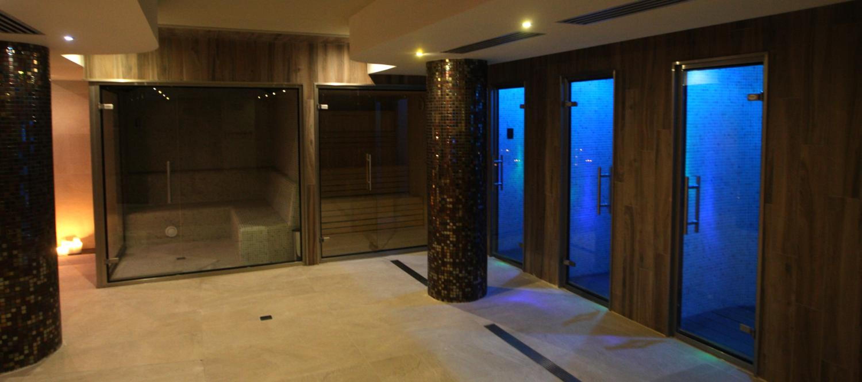 Double Room with Spa Access photo 3