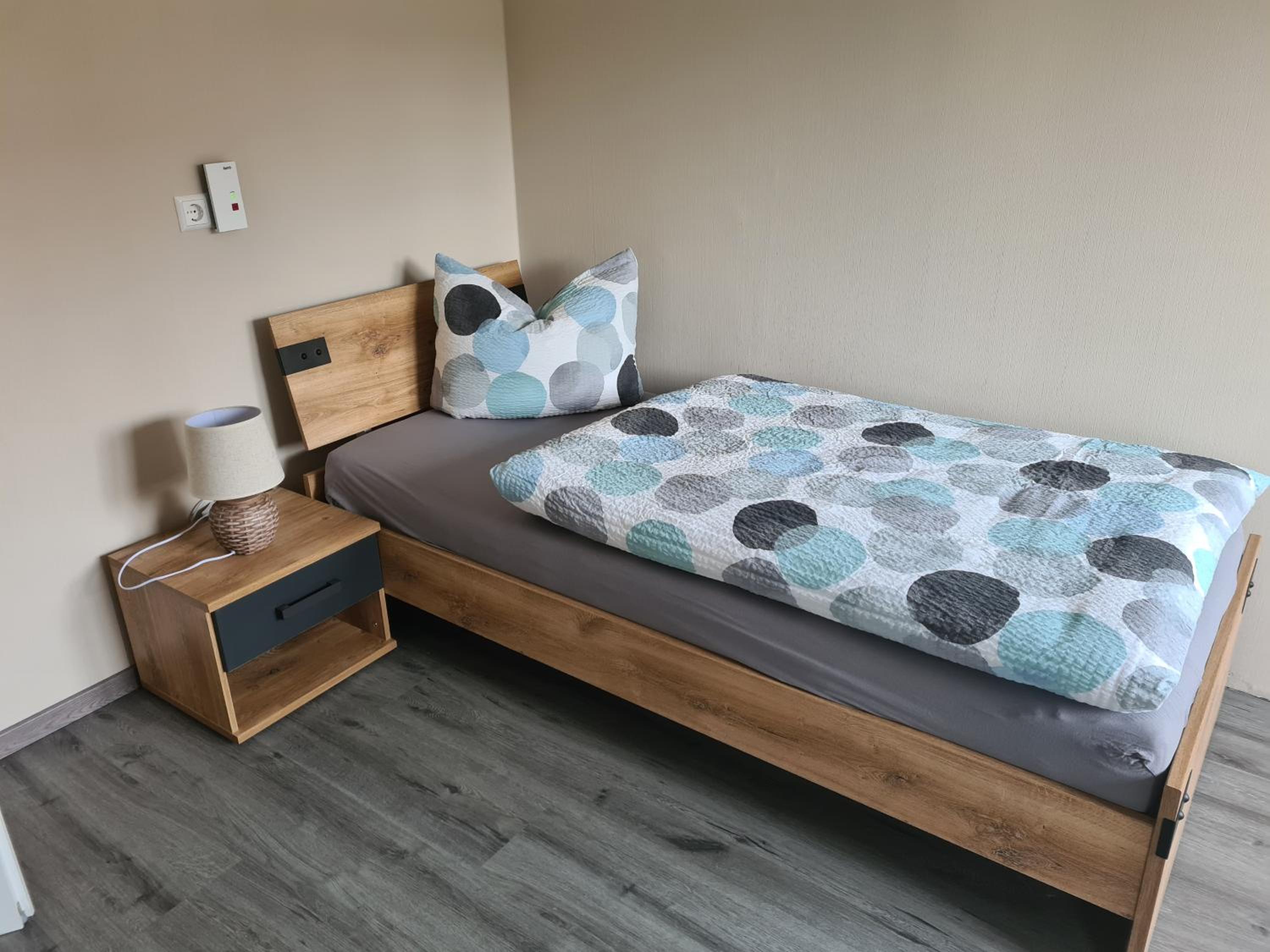Single Room with Private Bathroom photo 3