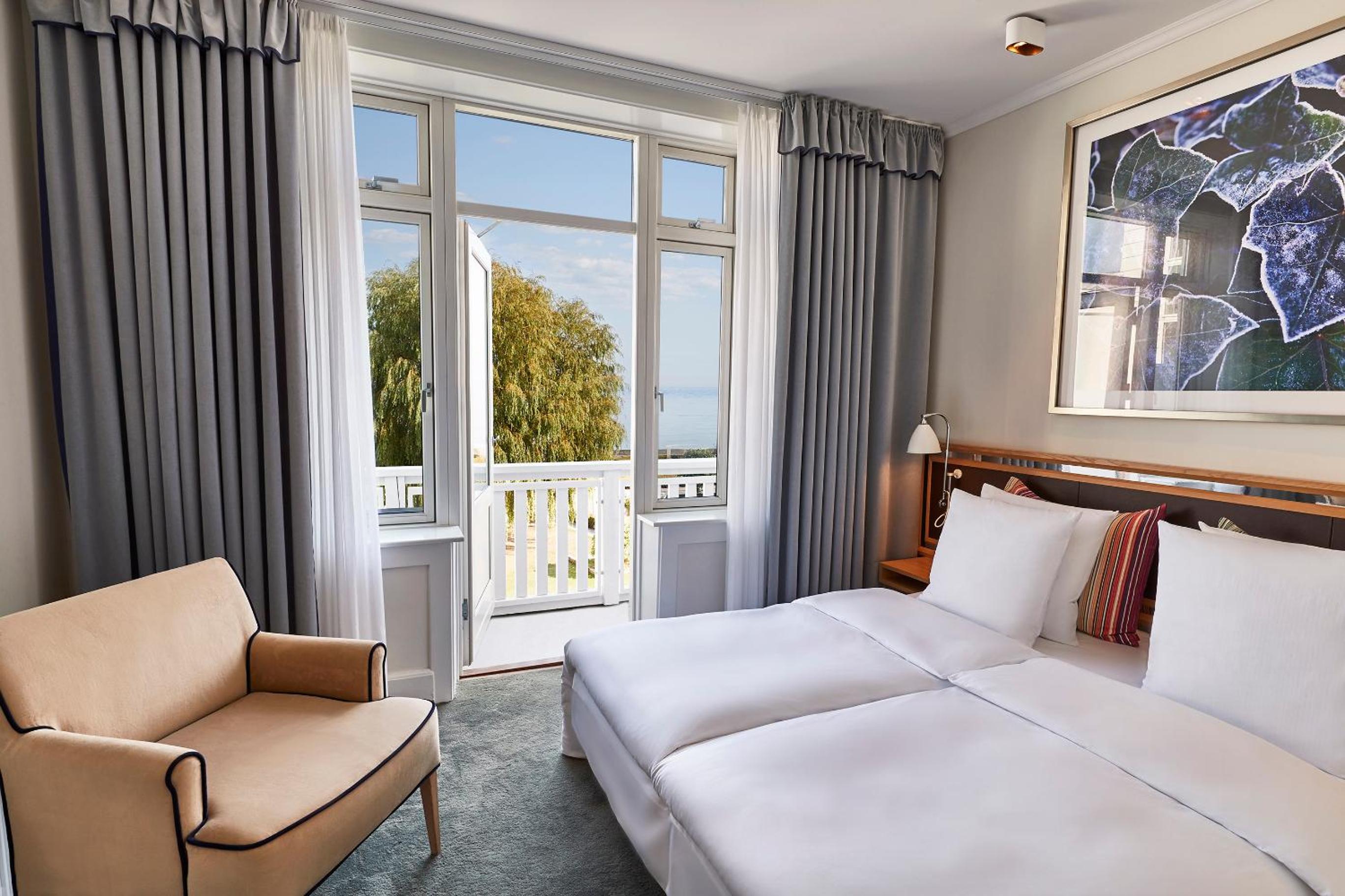 Double or Twin Room with Sea View including evening Spa access - Photo 1