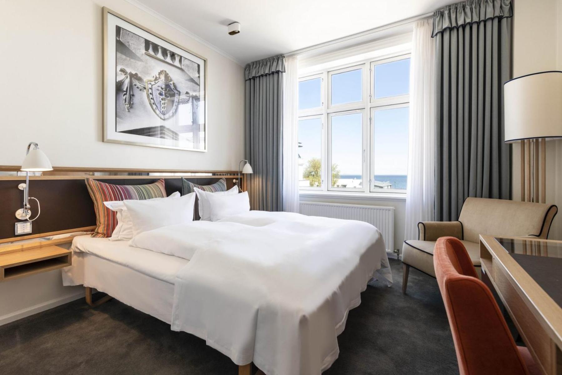 Double or Twin Room with Sea View including evening Spa access - Photo 4