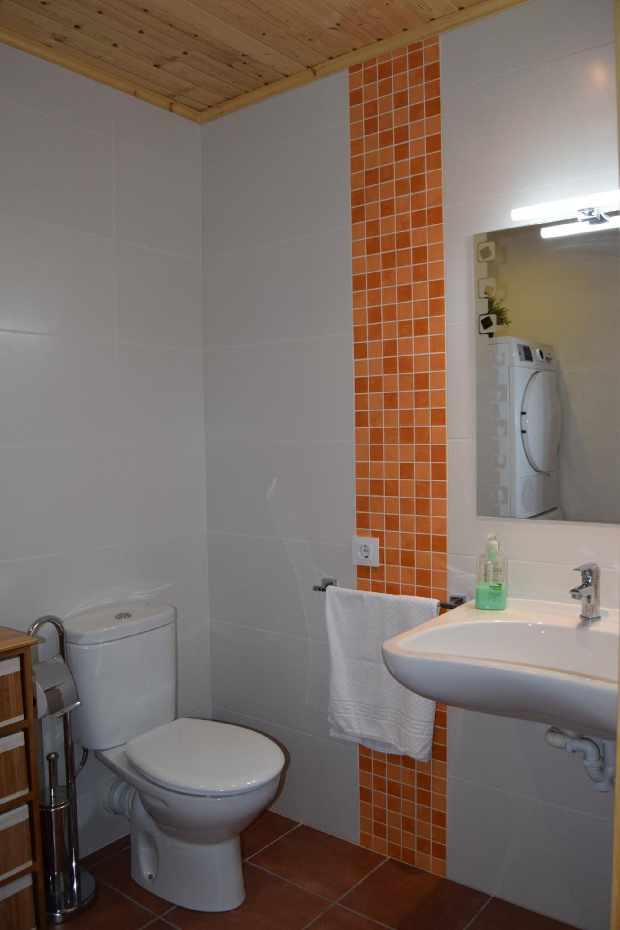 Apartment photo 2