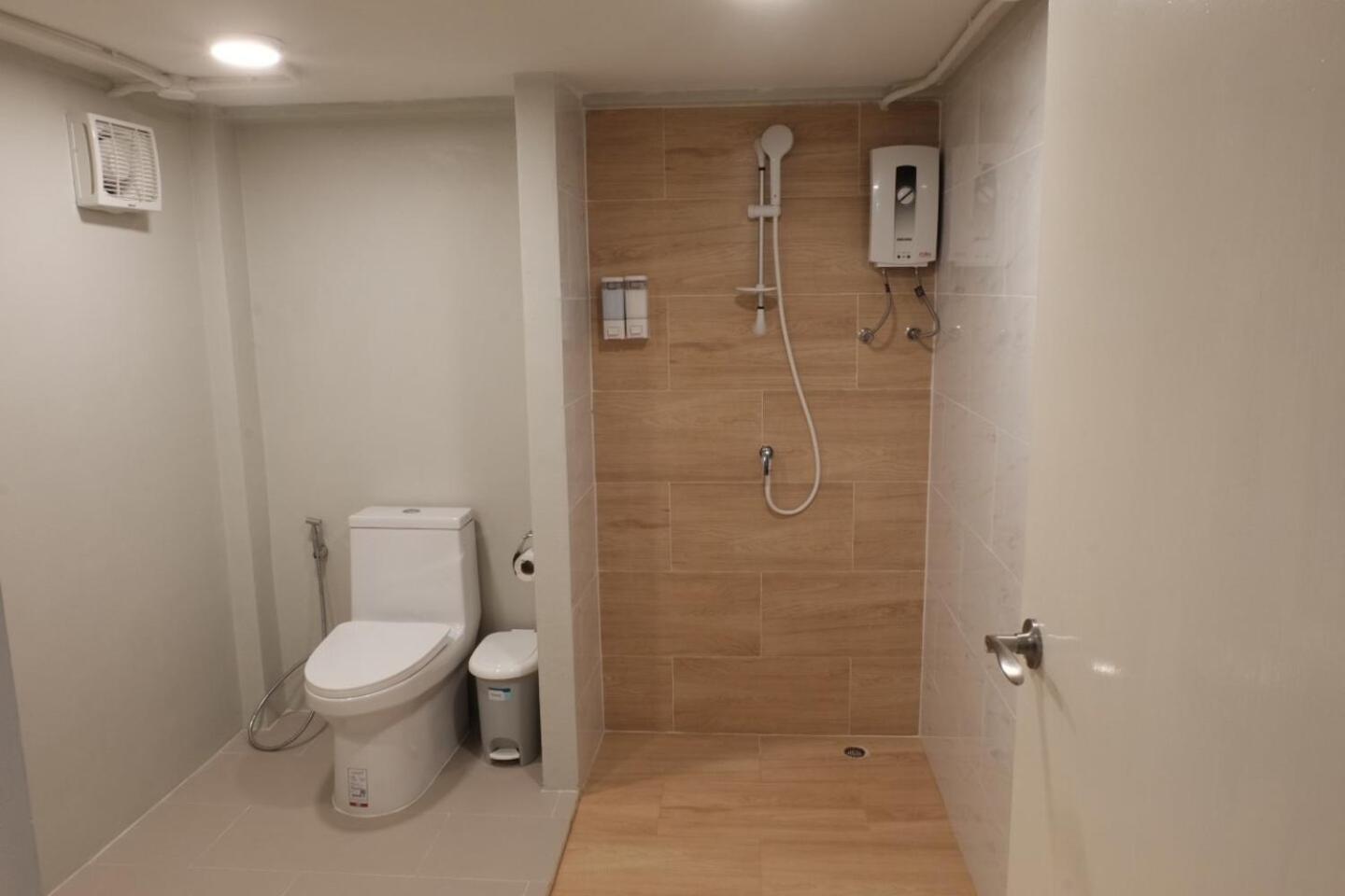 Duplex Quadruple Room - Photo 8