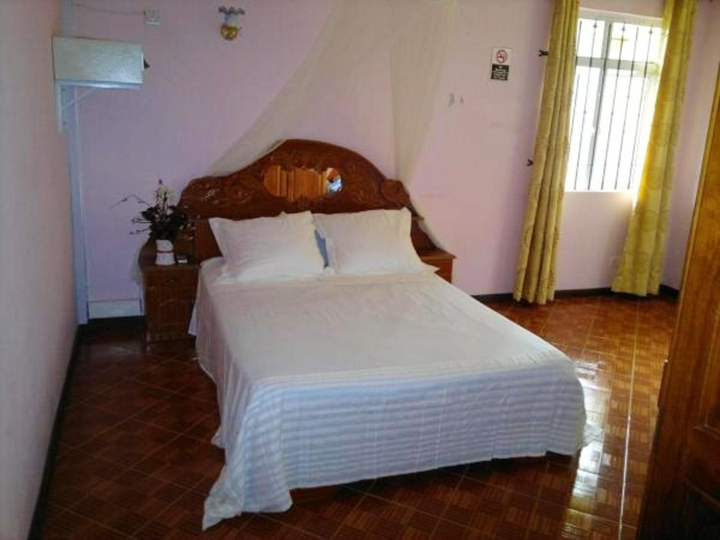 Nine-Bedroom Villa