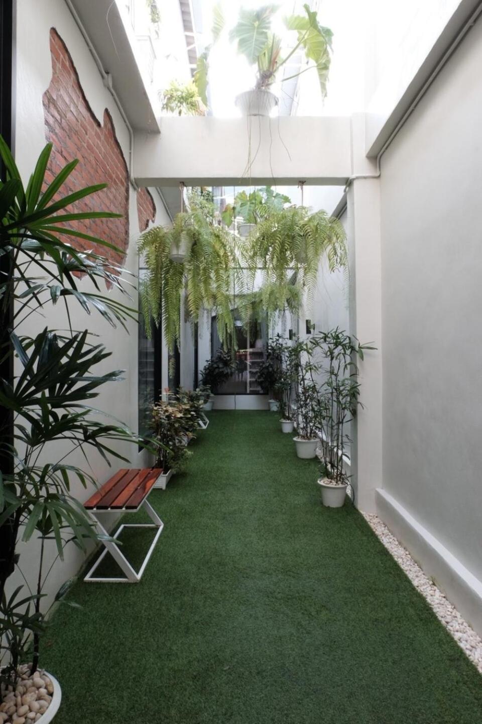 Quadruple Room with Garden View - Photo 5