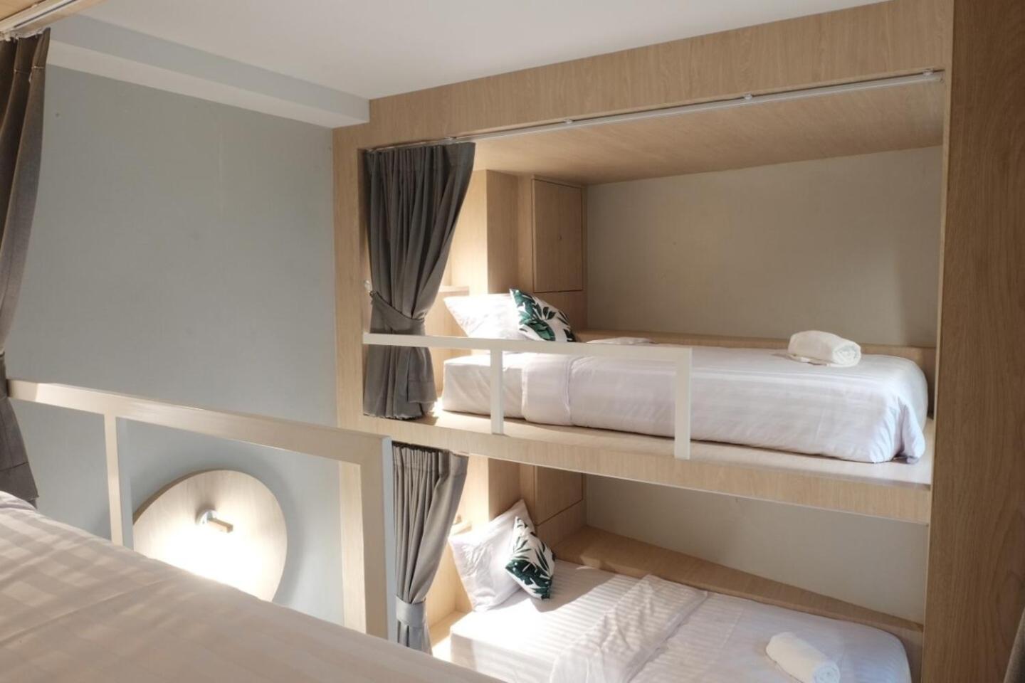 Quadruple Room with Garden View - Photo 8
