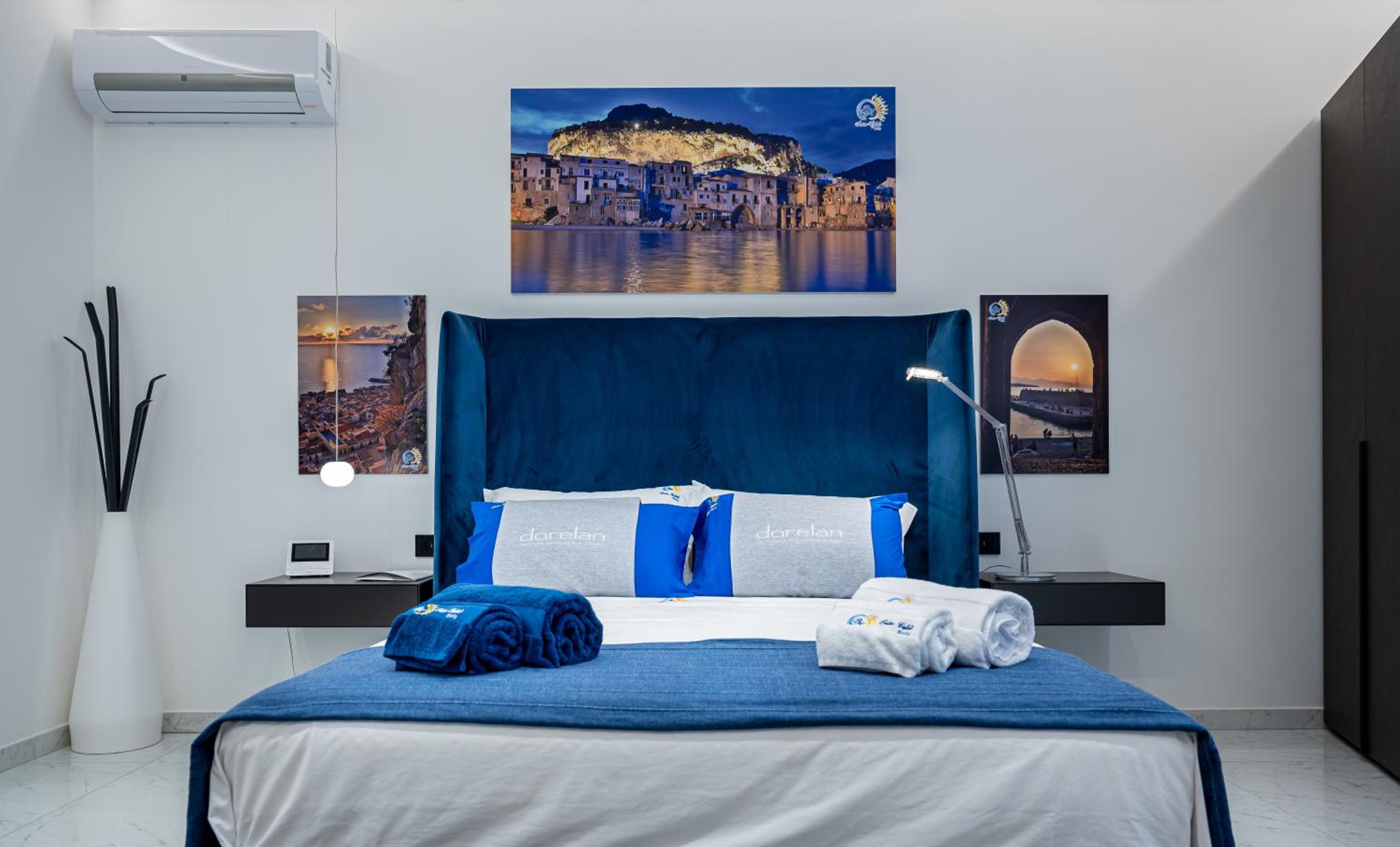 Family Suite with Balcony - Photo 1