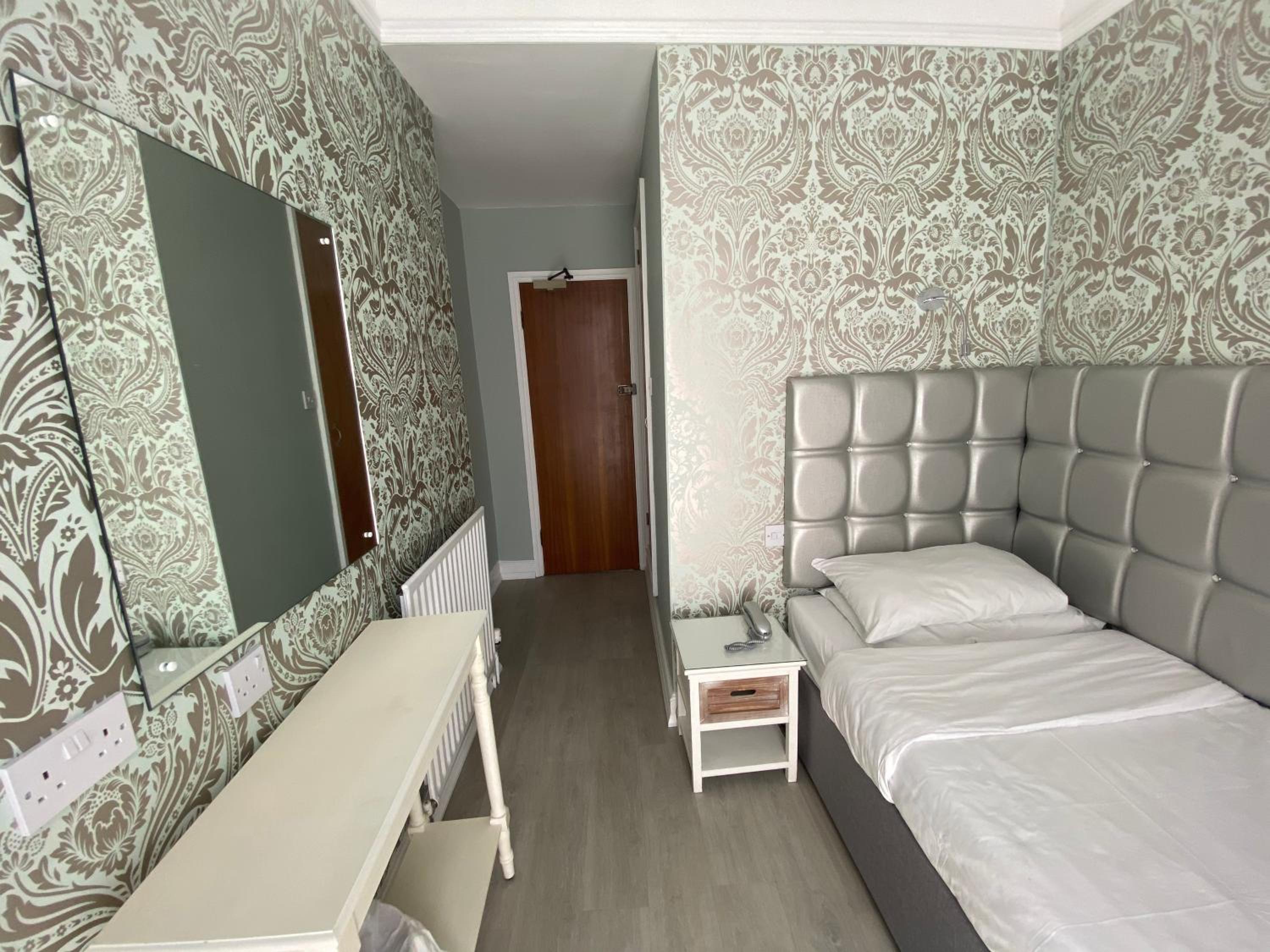 Single Room photo 1