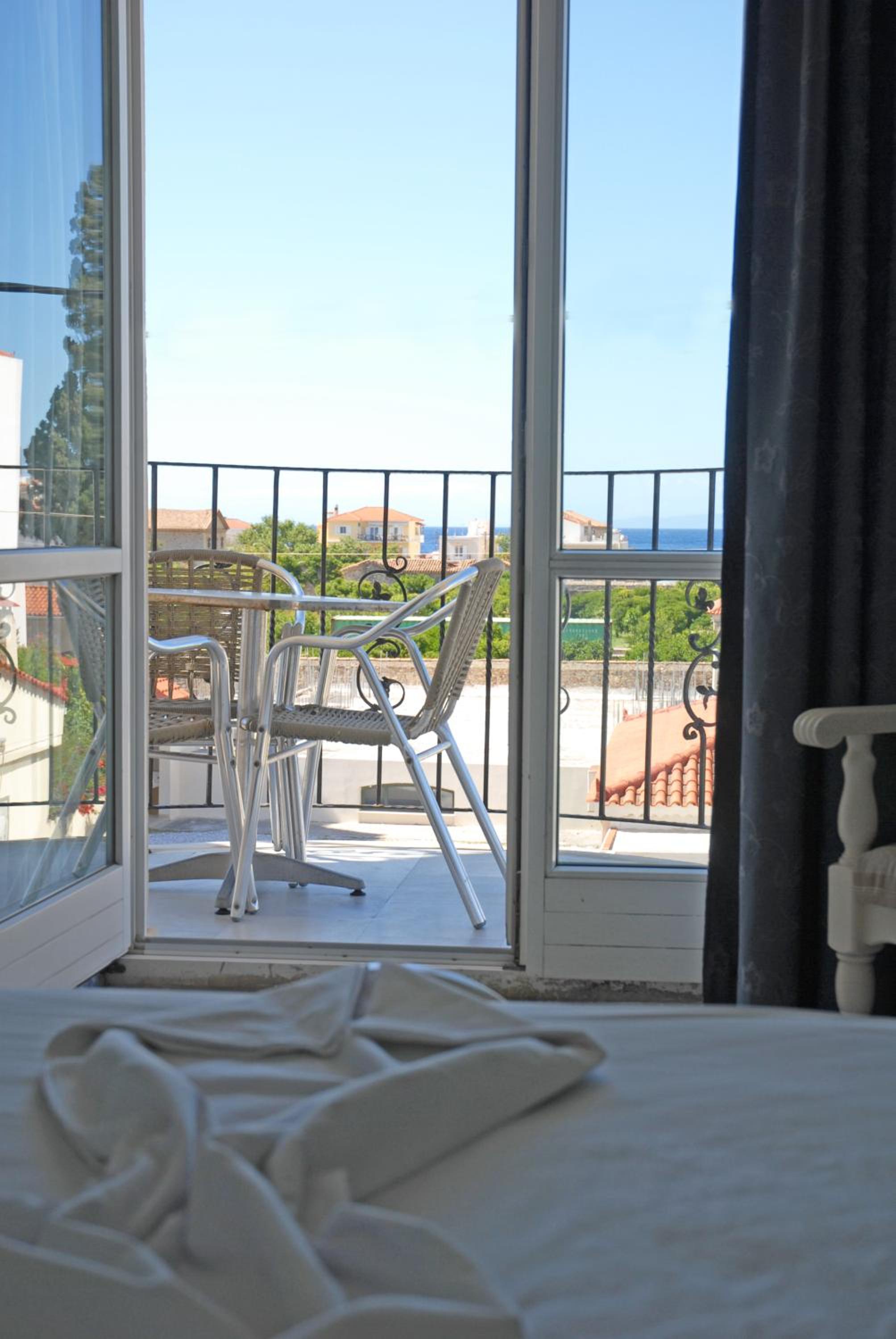 Double or Twin Room with Sea View
