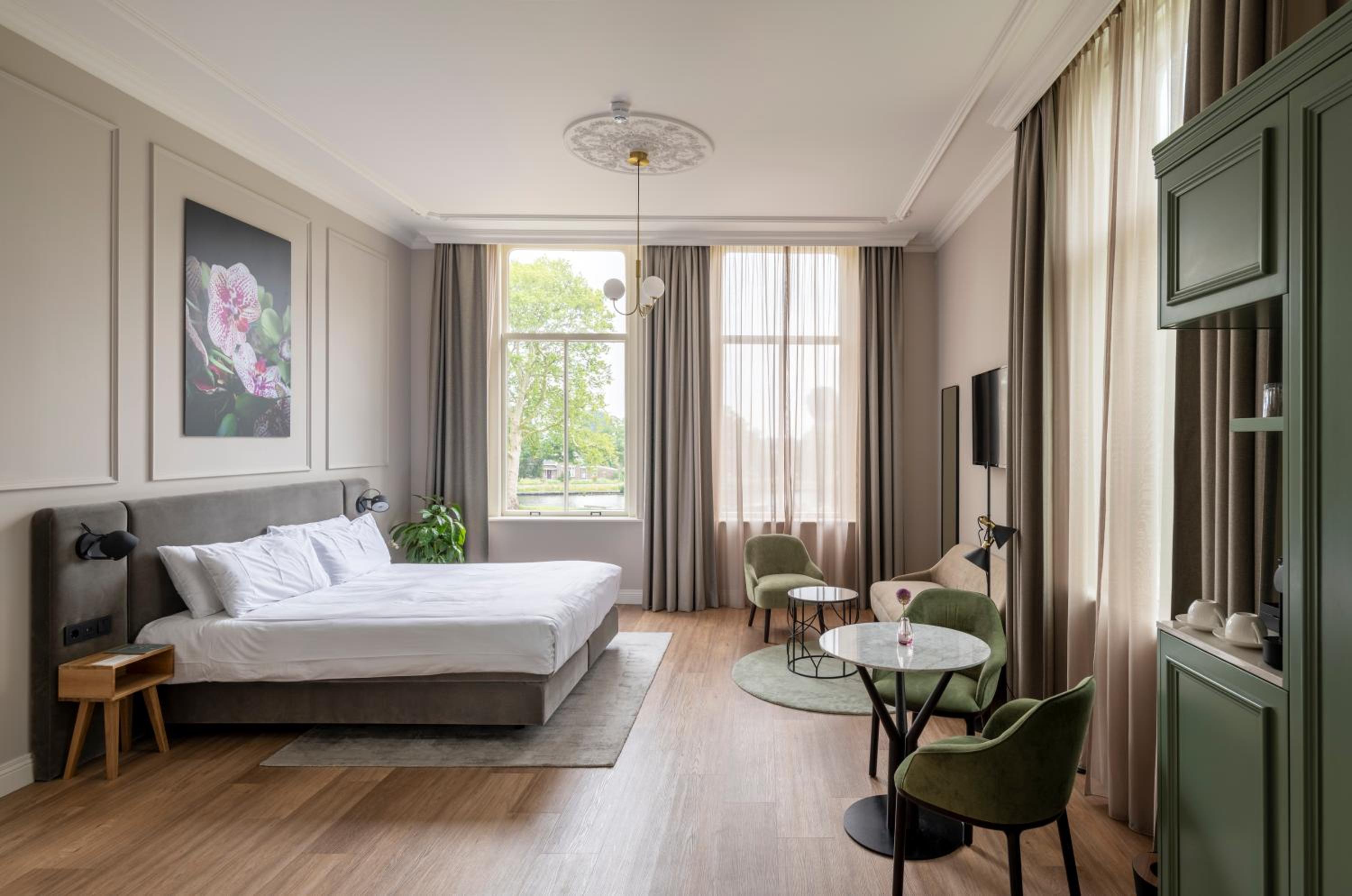 Suite with River View - Photo 1