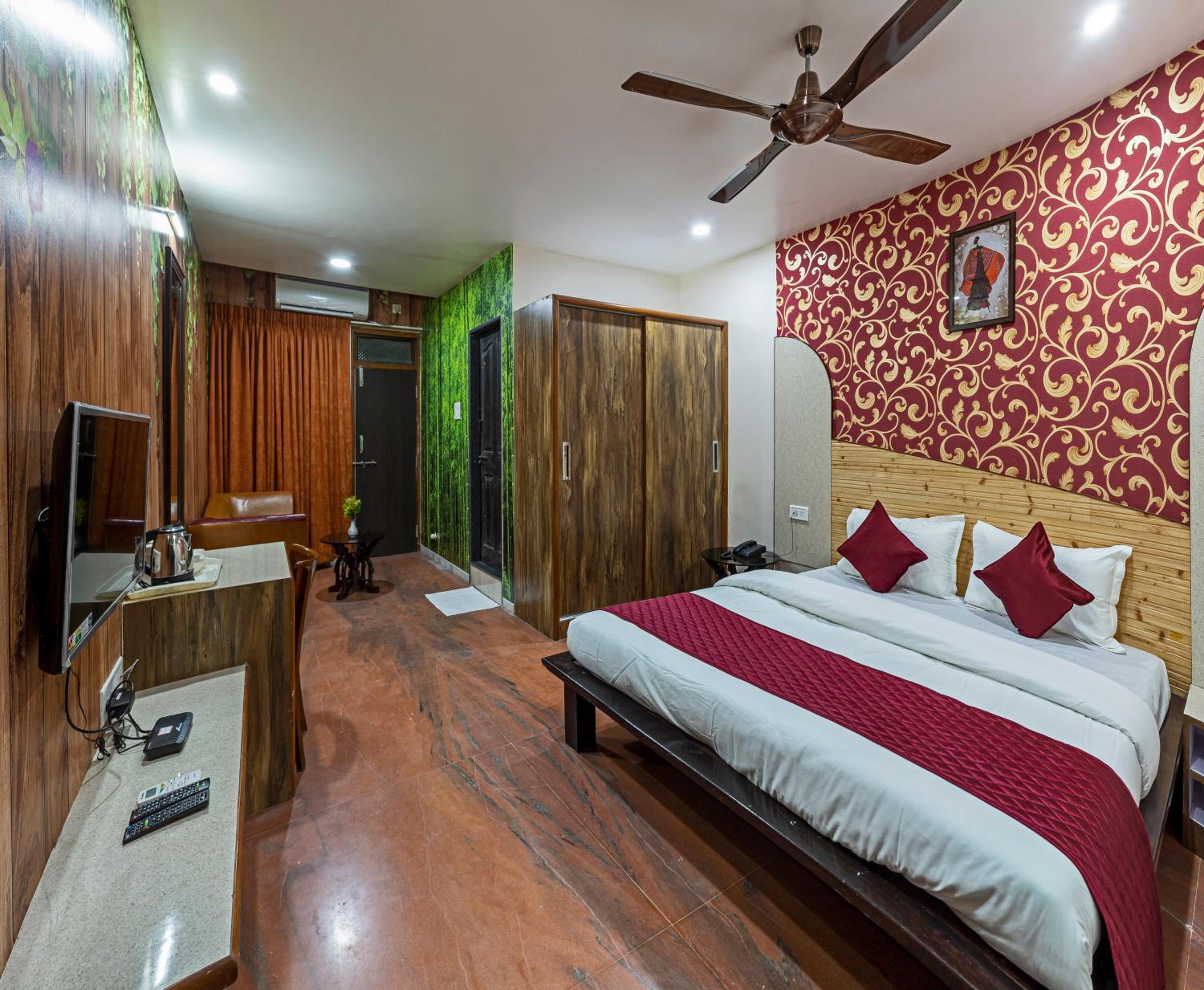 Deluxe Room - Photo 3