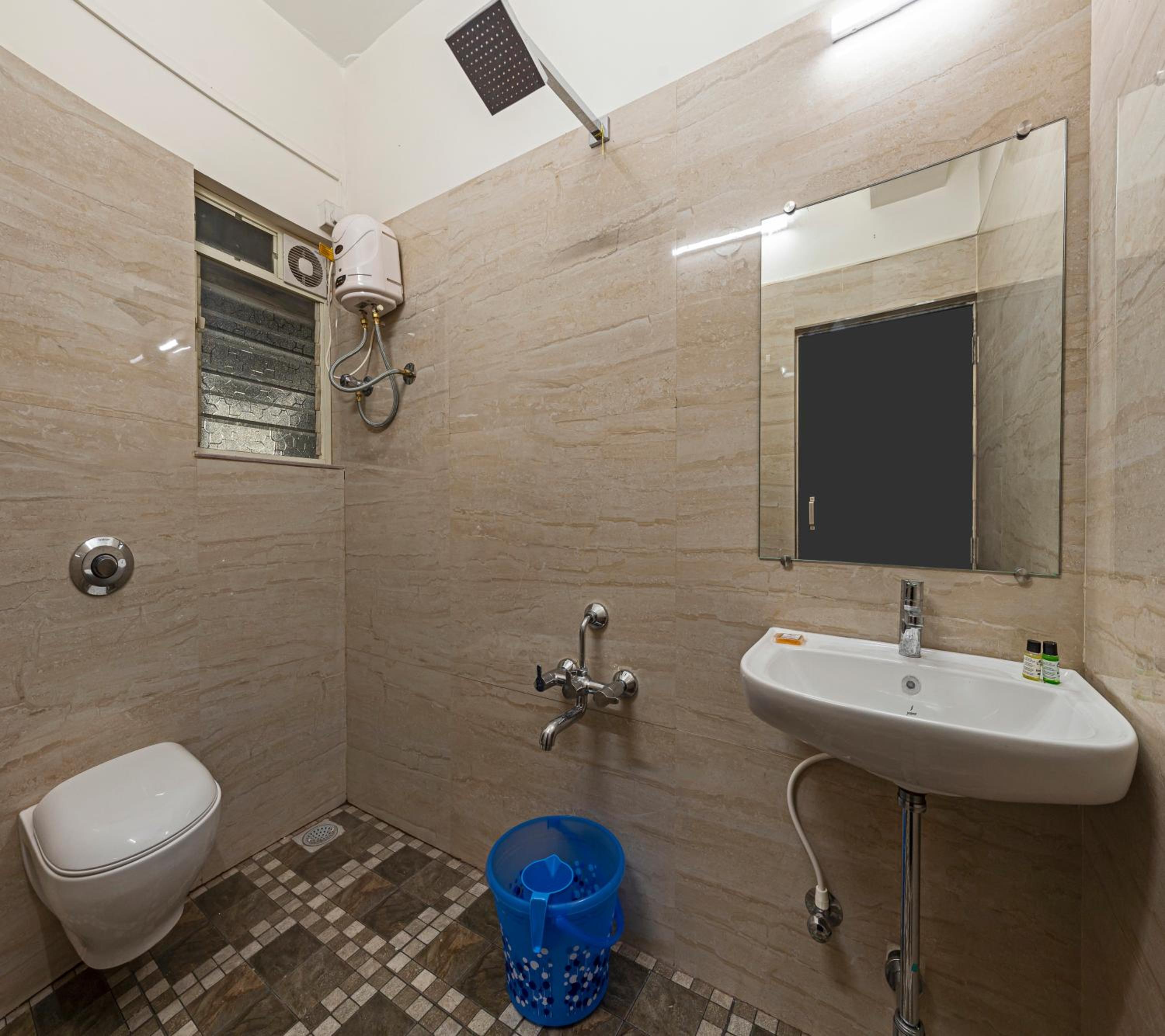 Deluxe Room - Photo 7
