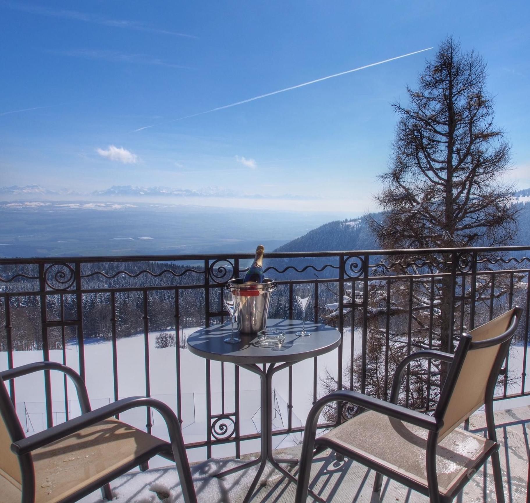 Double Room with Mountain View - Photo 9