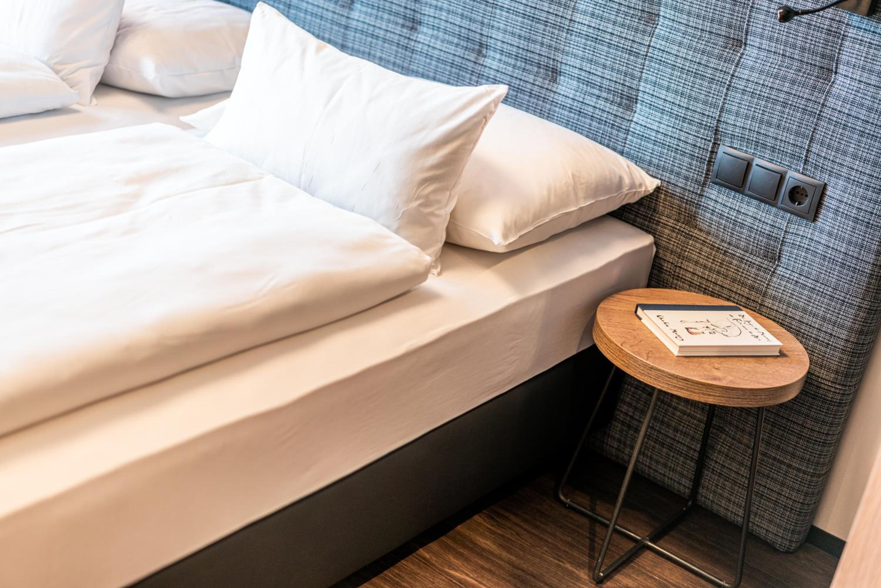 Double or Twin Room - Photo 4