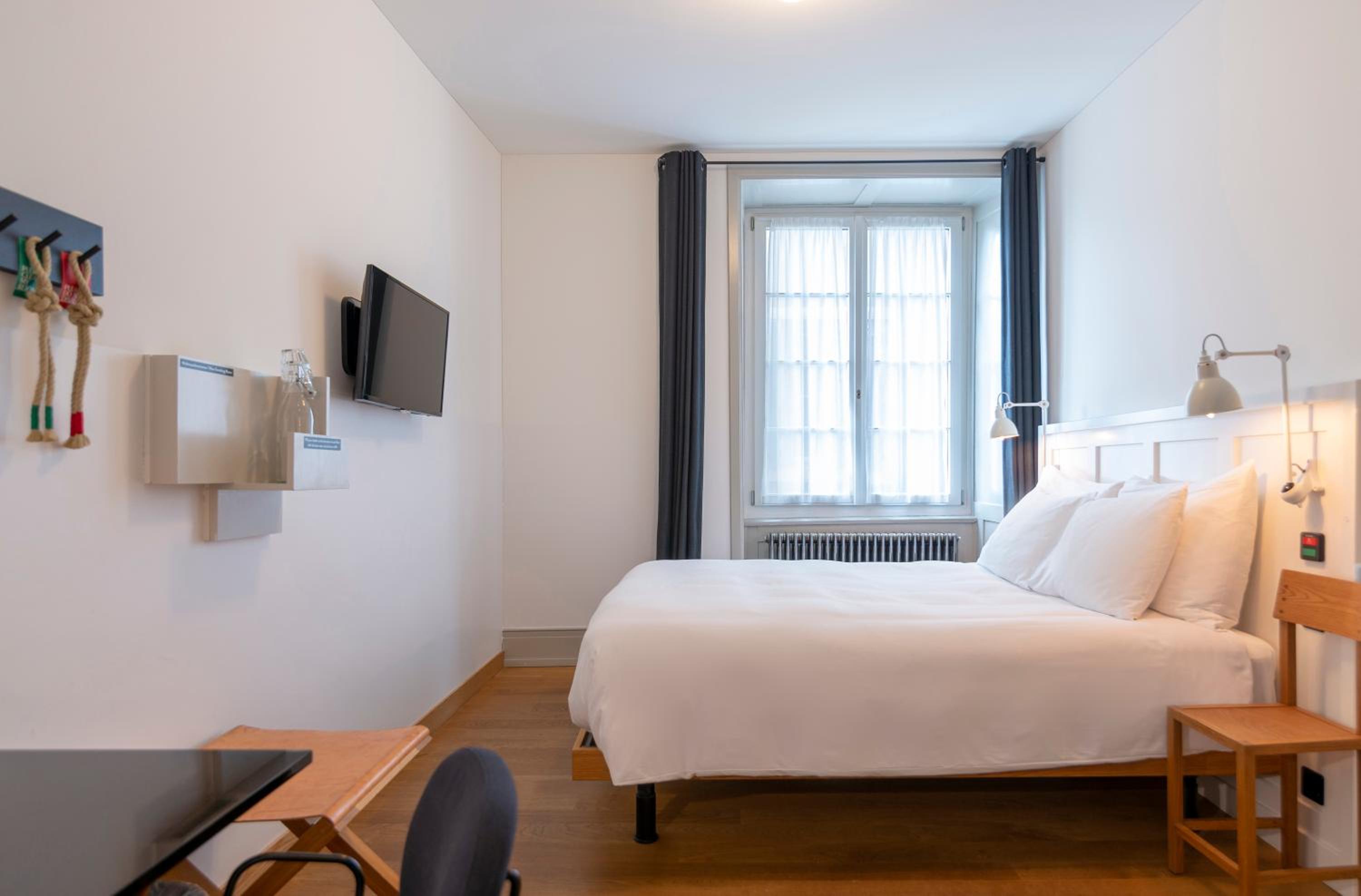 Double Room thumbnail 6