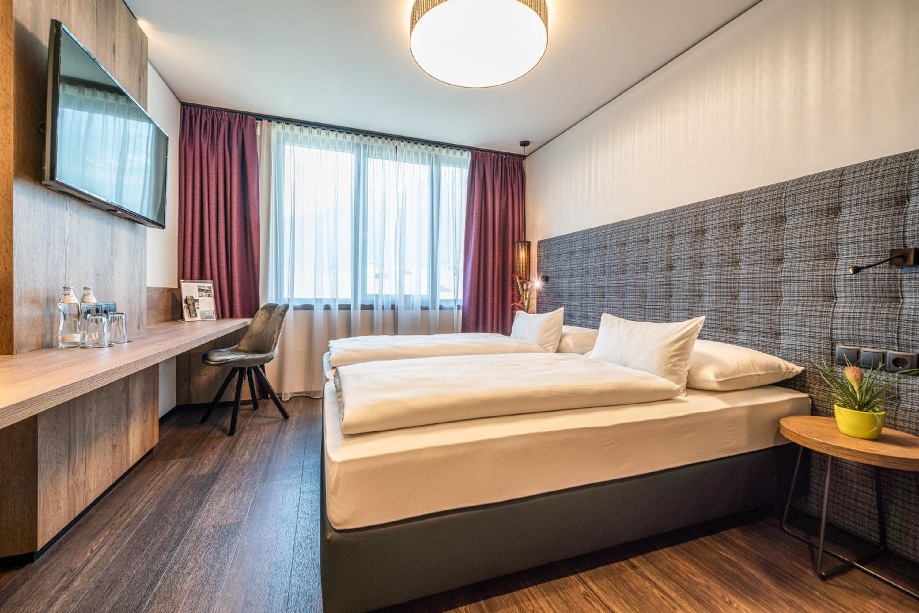Double or Twin Room - Photo 2