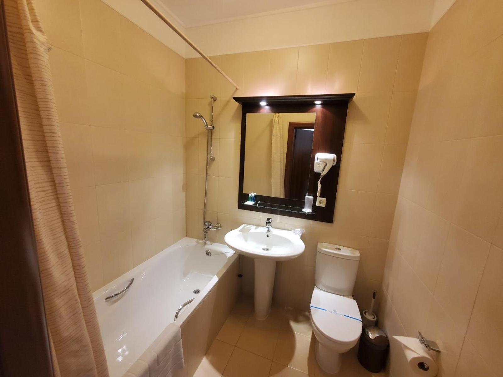 Economy Double or Twin Room photo 3