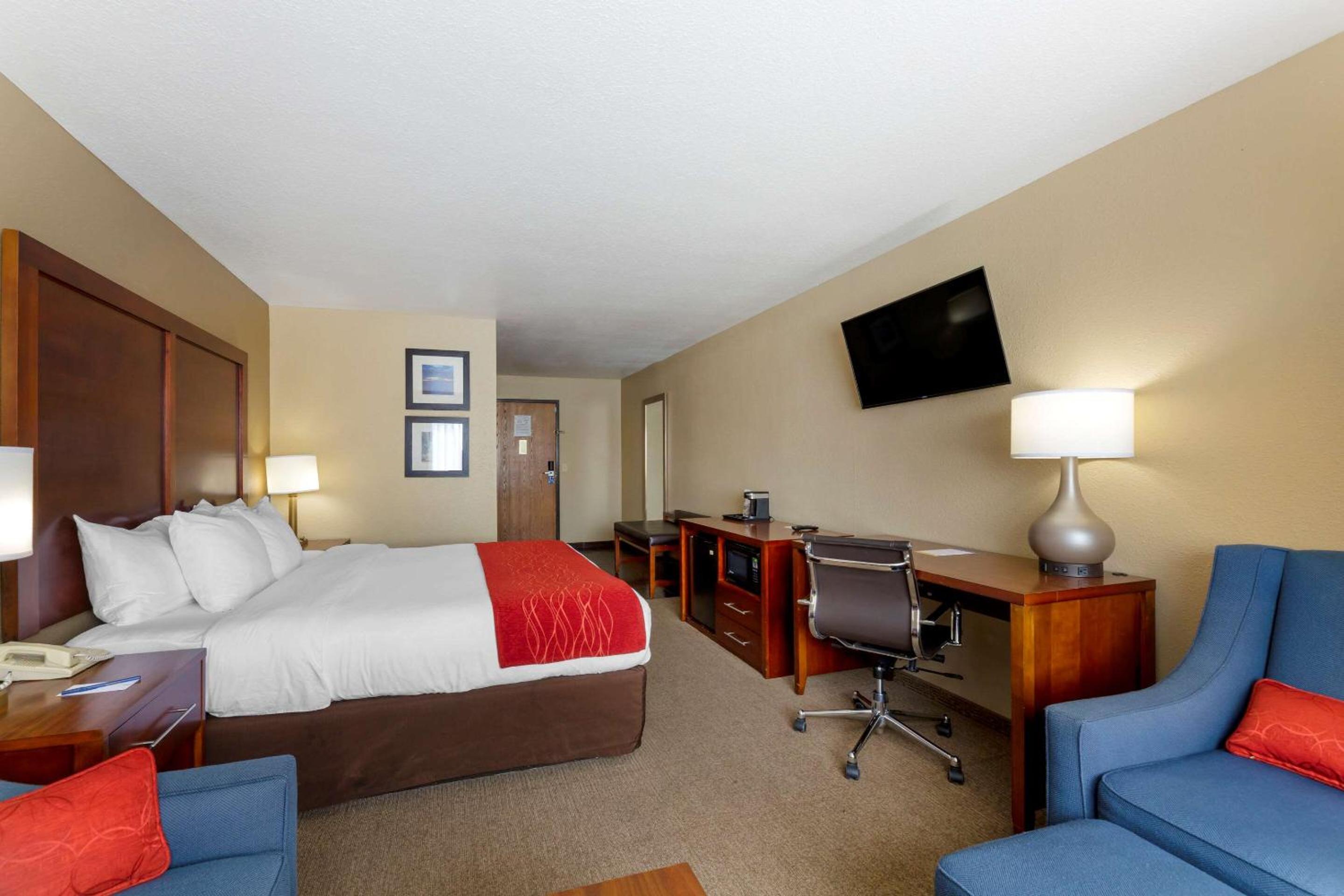 King Room - Non-Smoking photo 2