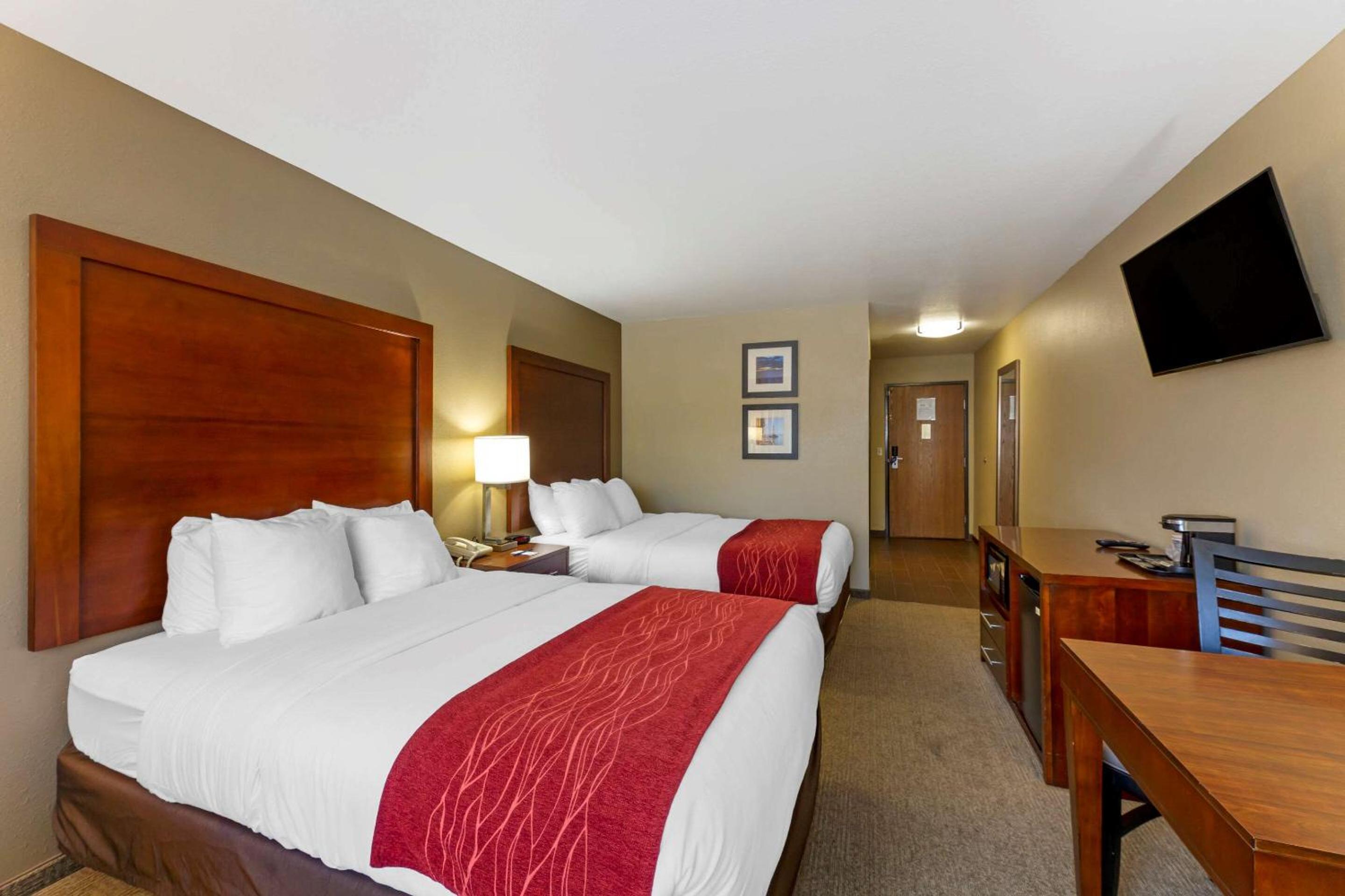 Double Room With Two Double Beds - Non-Smoking photo 2