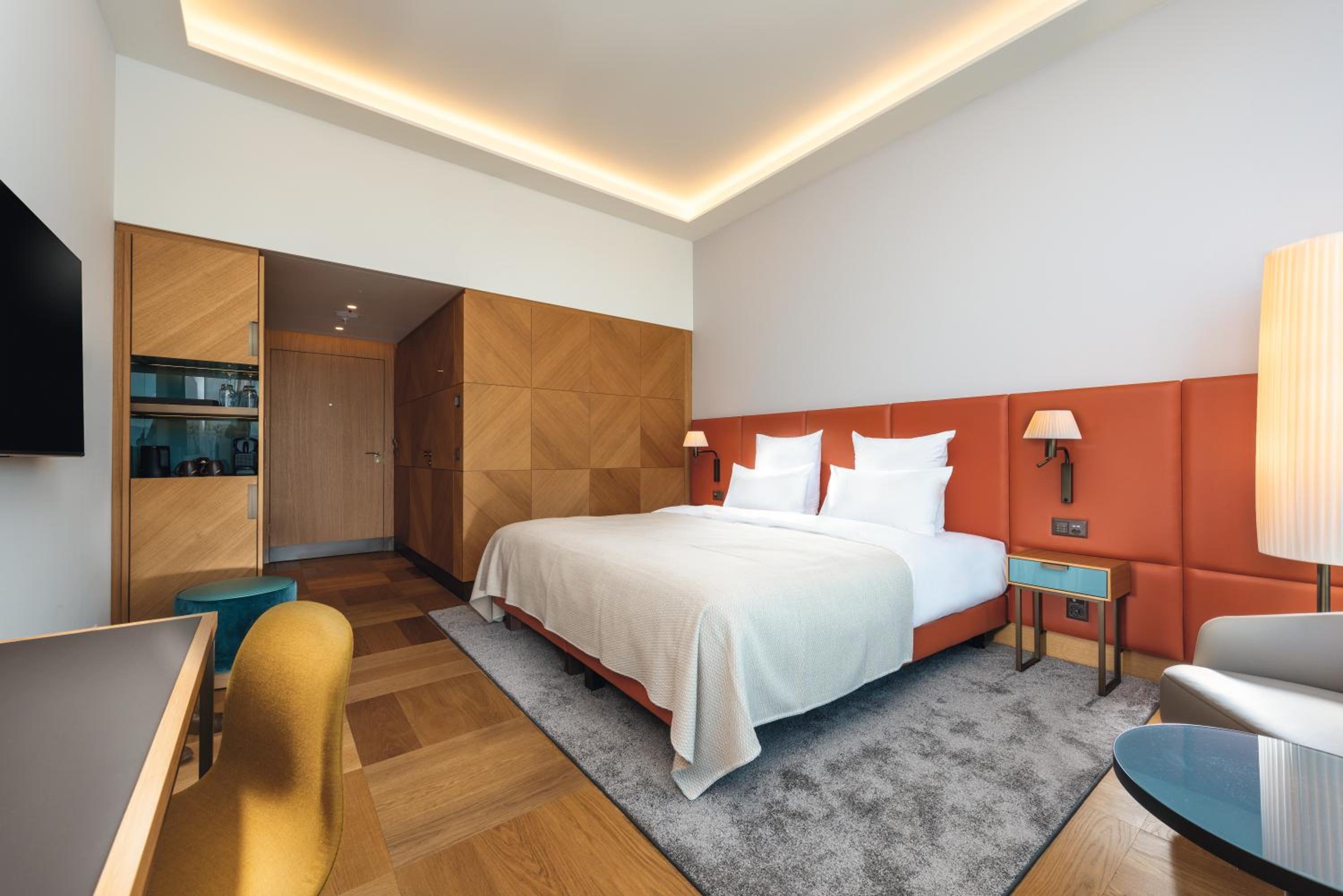 Deluxe King Room - Photo 3
