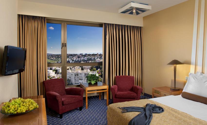 Superior Carmel View - Photo 3
