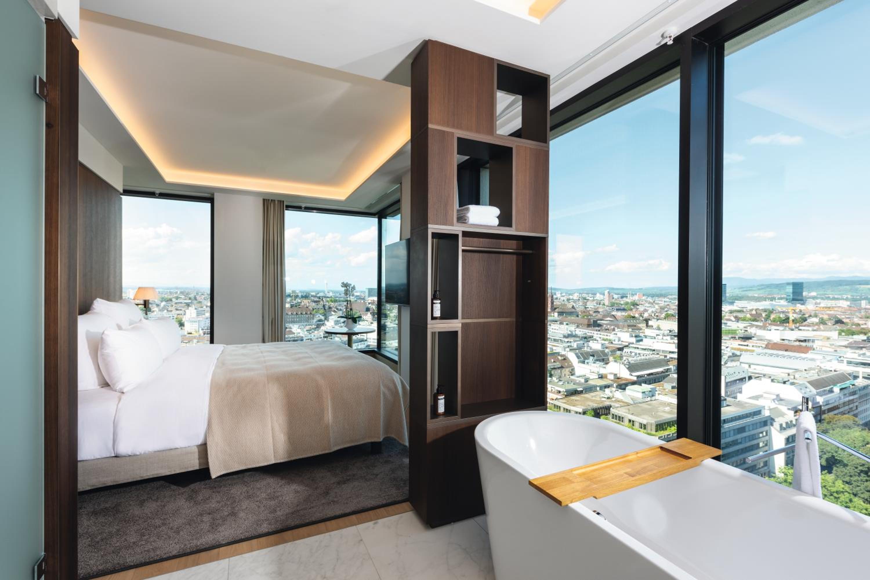 Grand King Suite - Photo 3