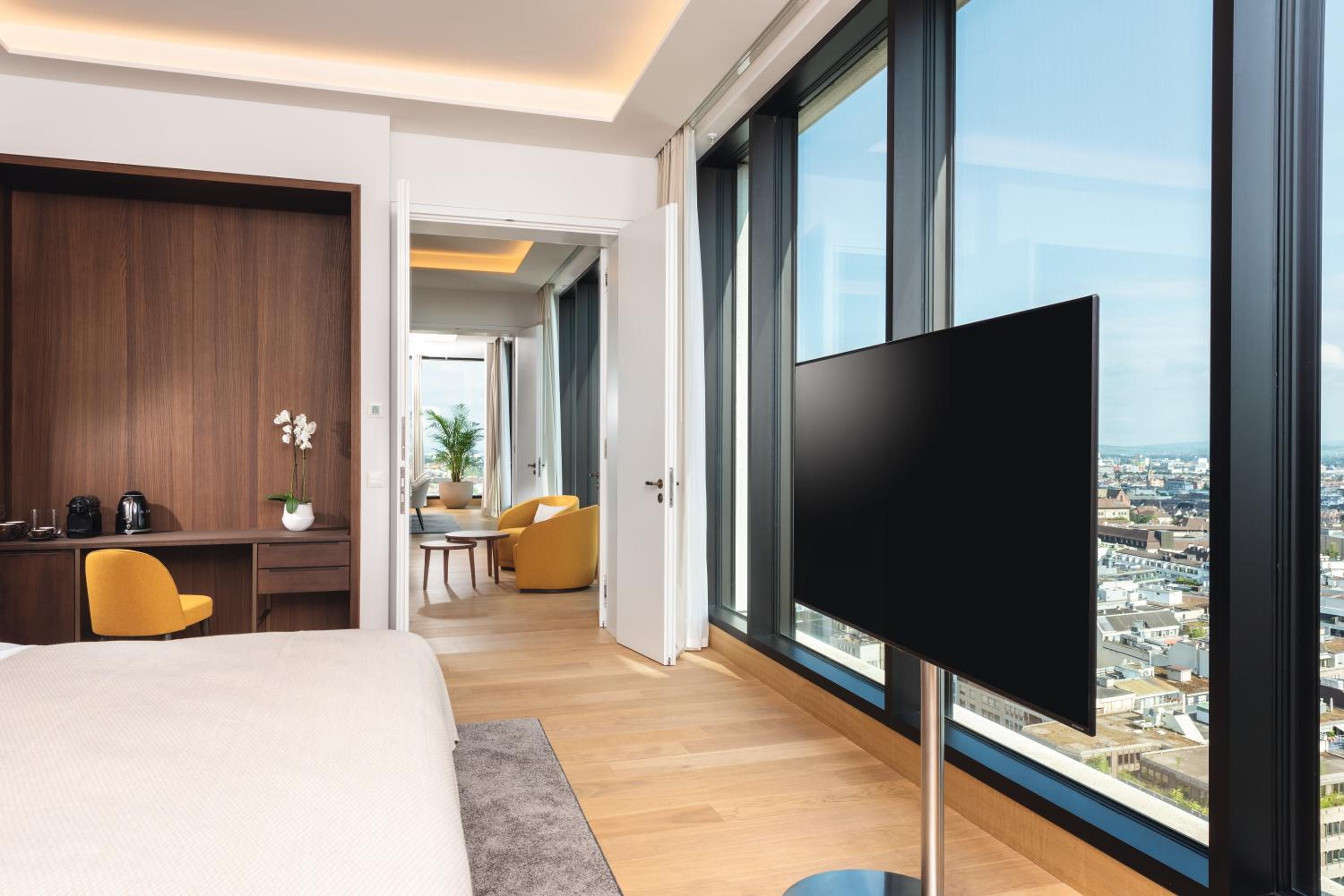 Grand King Suite - Photo 4