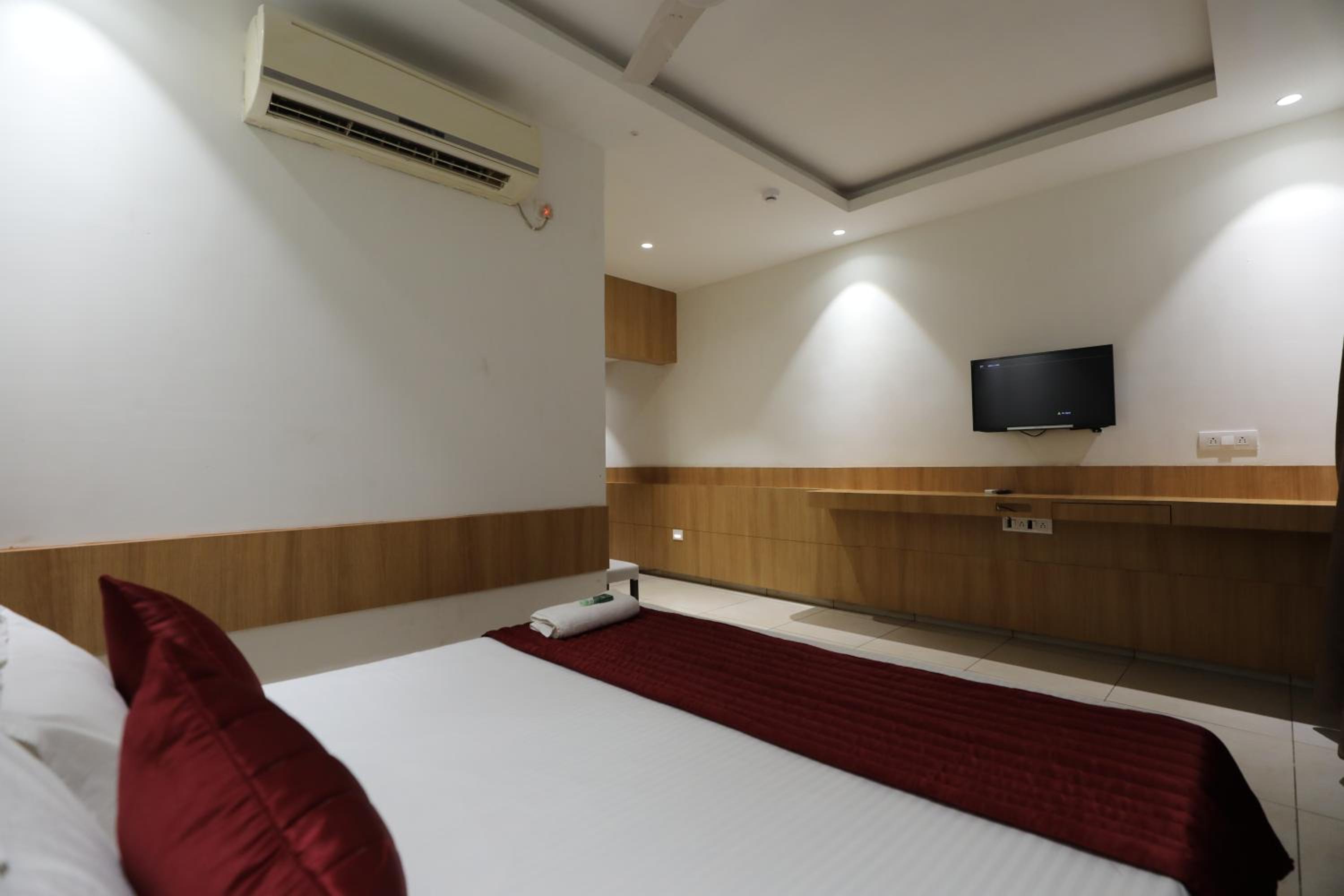 Deluxe Room - Photo 18