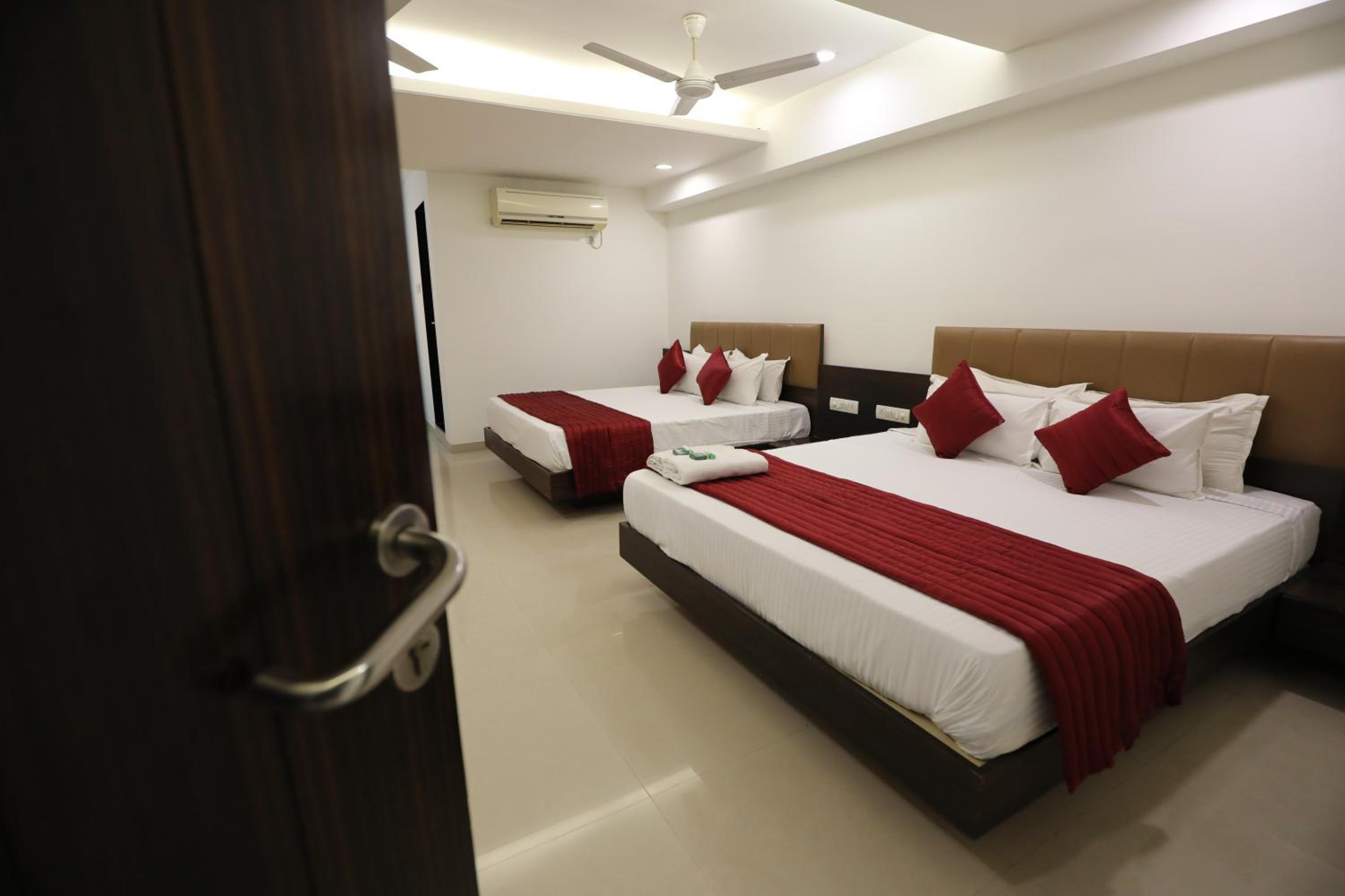Quadruple Room - Photo 14