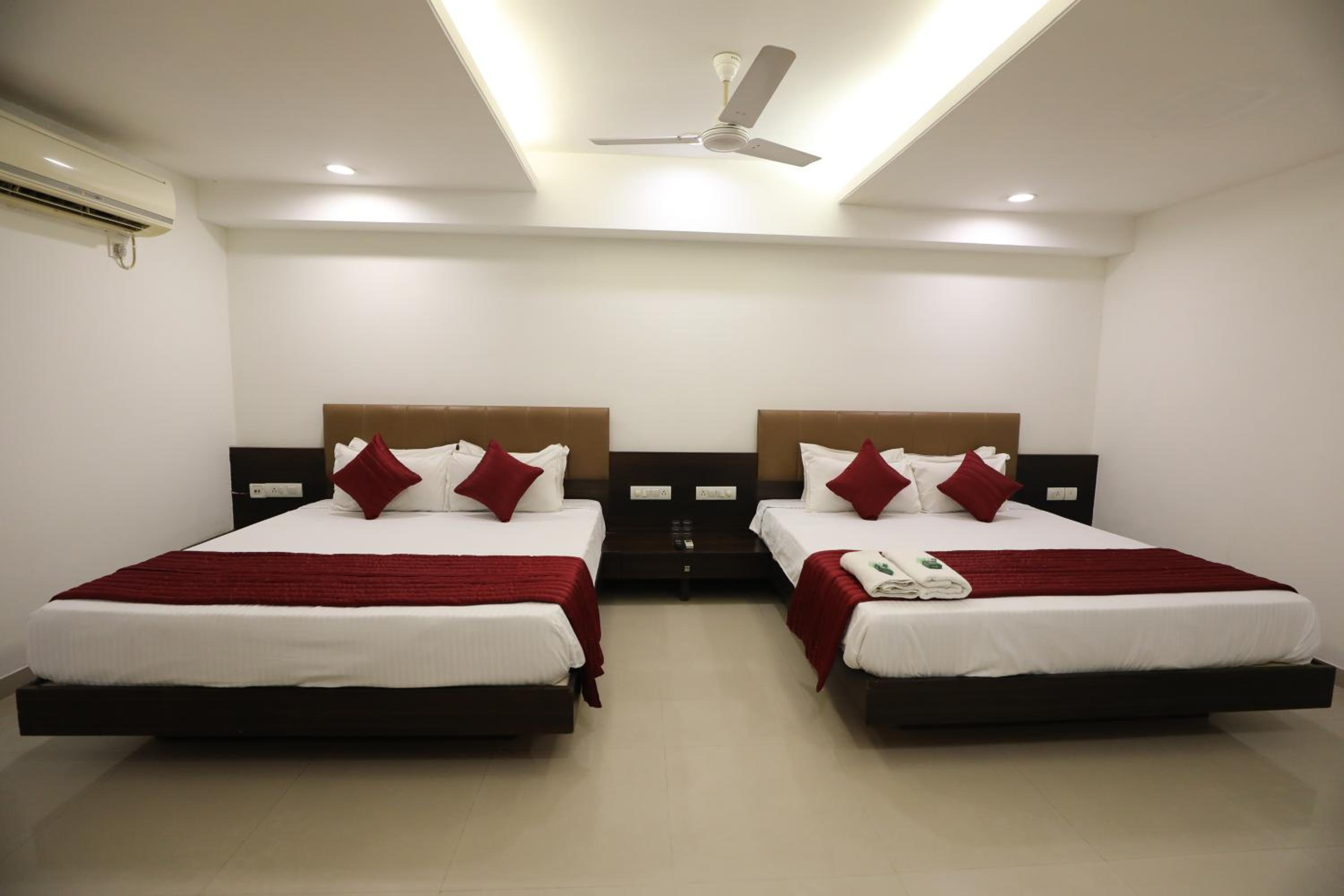 Quadruple Room - Photo 8