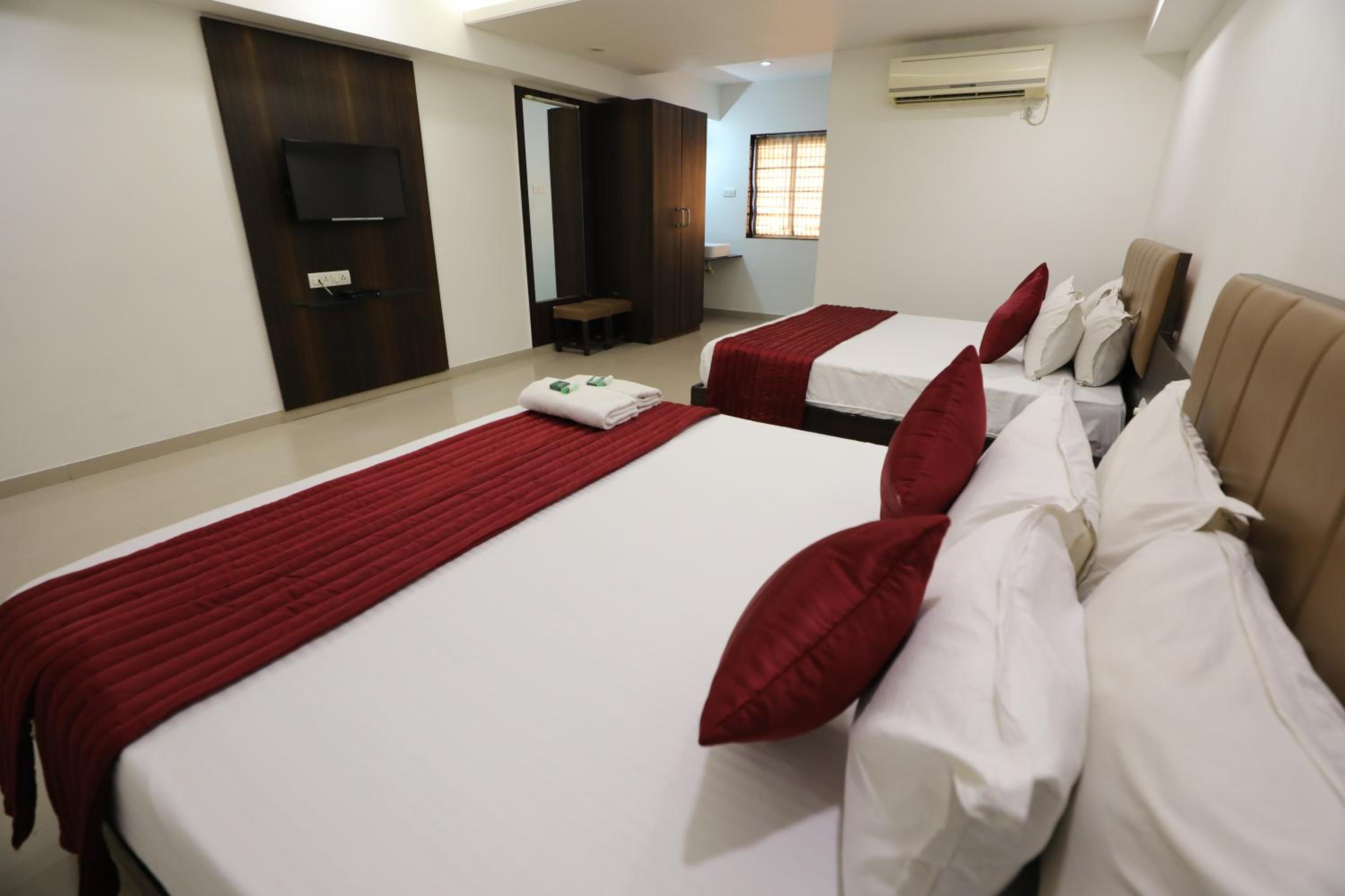 Quadruple Room - Photo 5