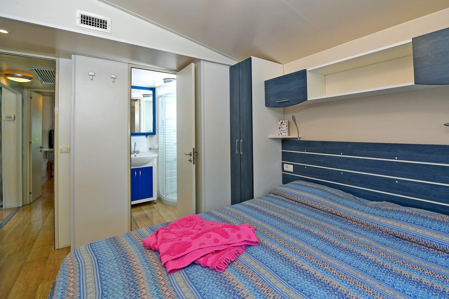 Large Mobile Home photo 1