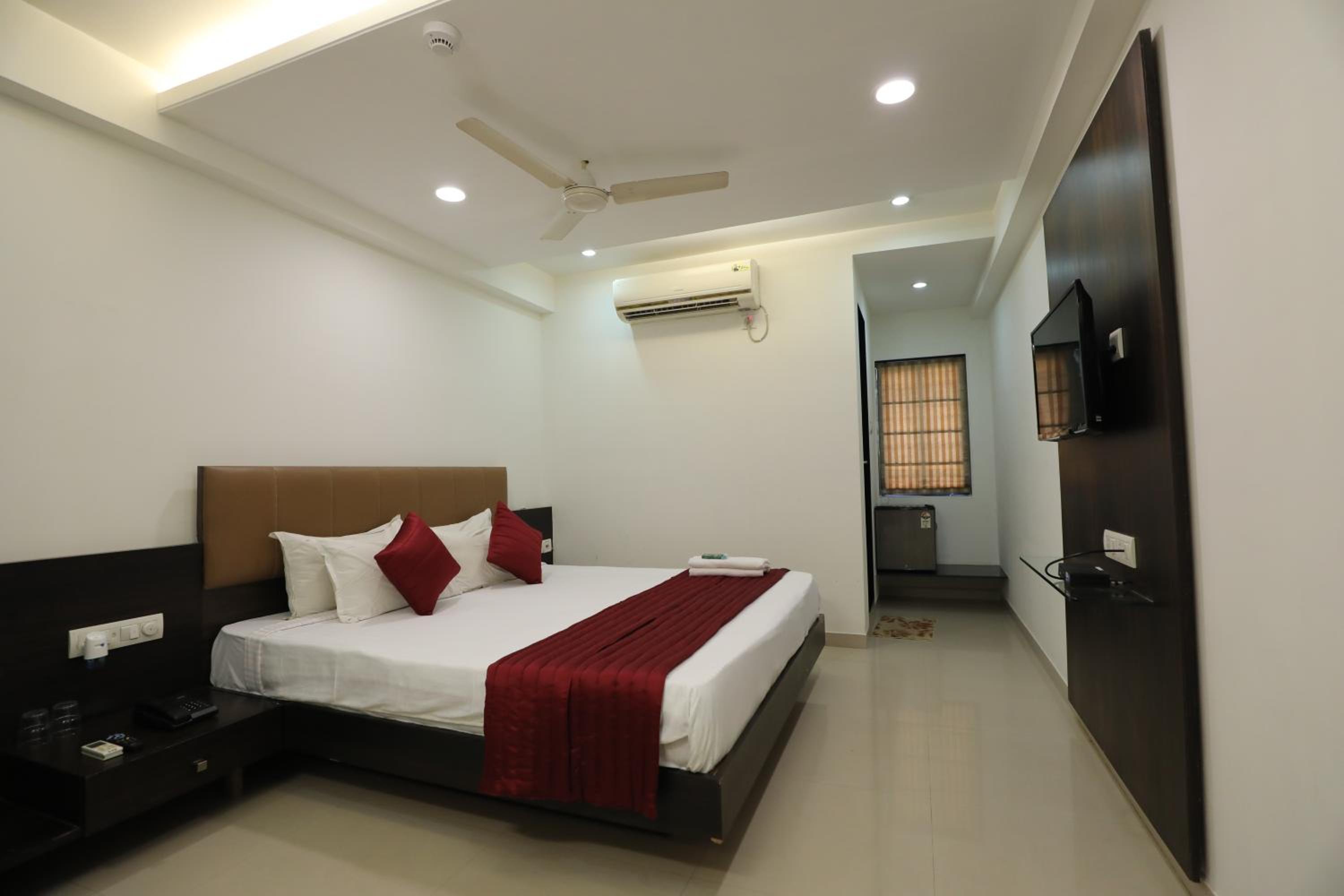 Budget Double Room photo 2