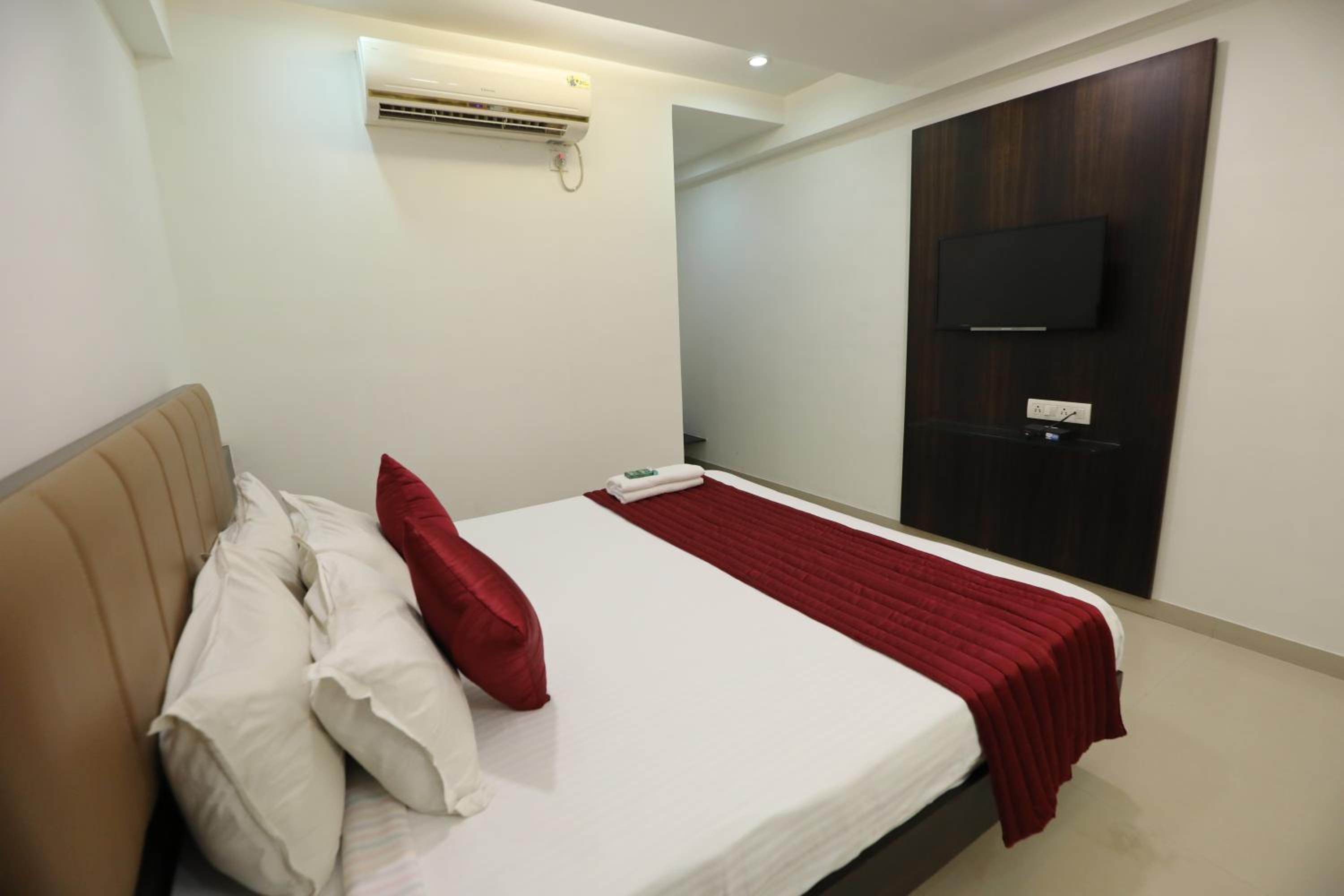 Deluxe Room - Photo 4