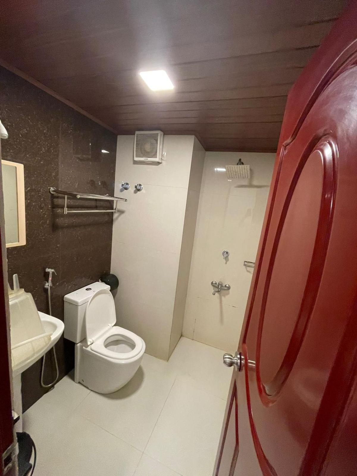 Suite - Photo 7