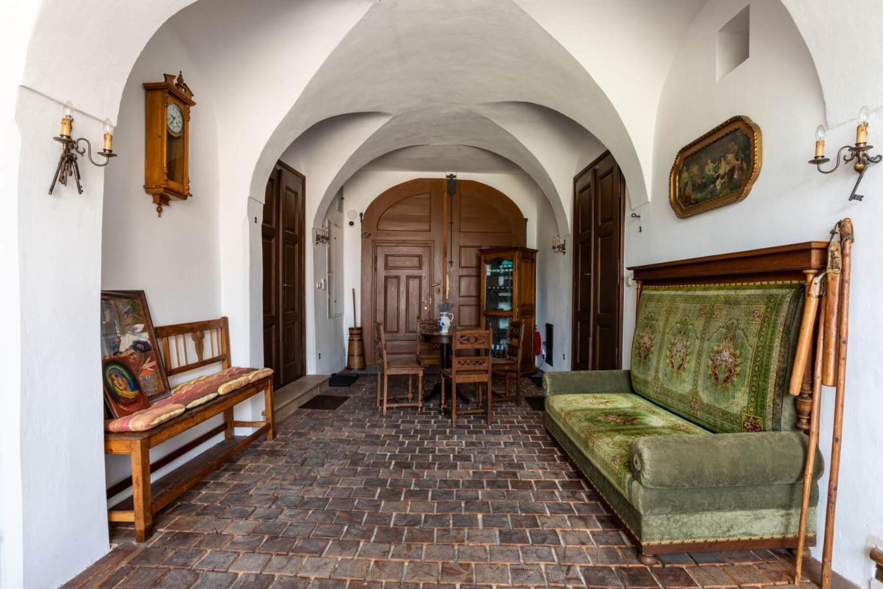 Deluxe Suite - Photo 9