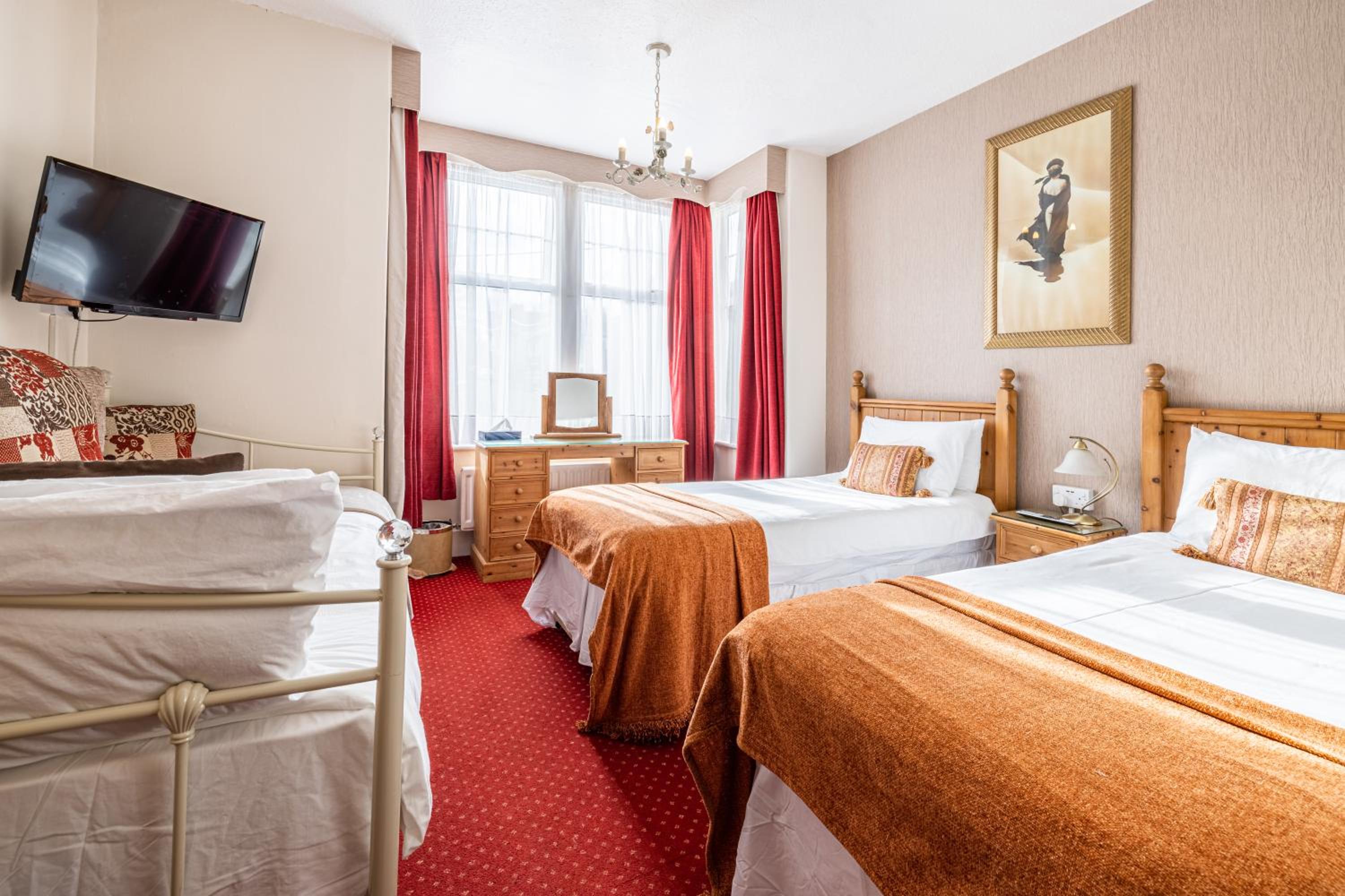 Classic Triple Room - Photo 1