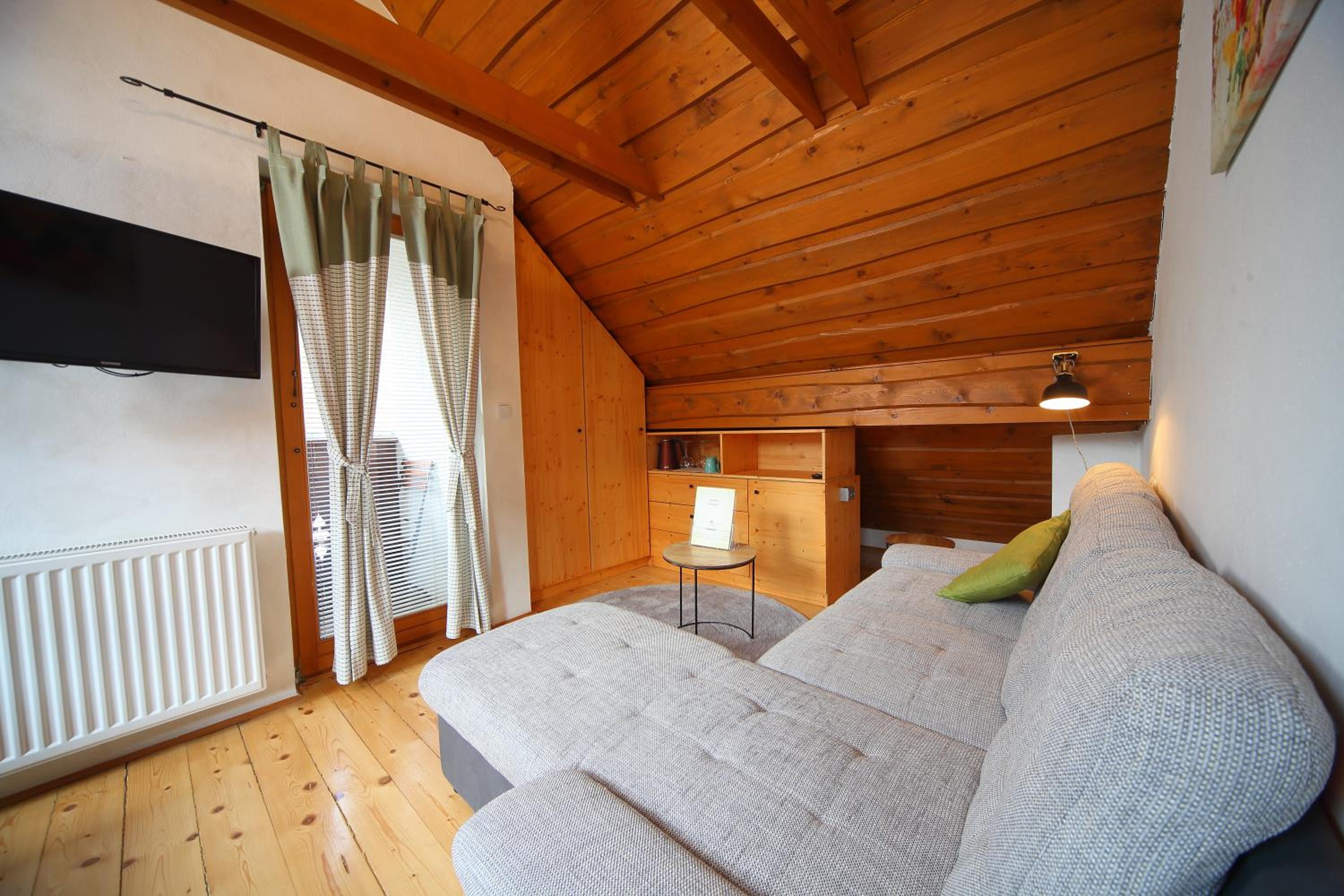 Economy Double Room photo 3