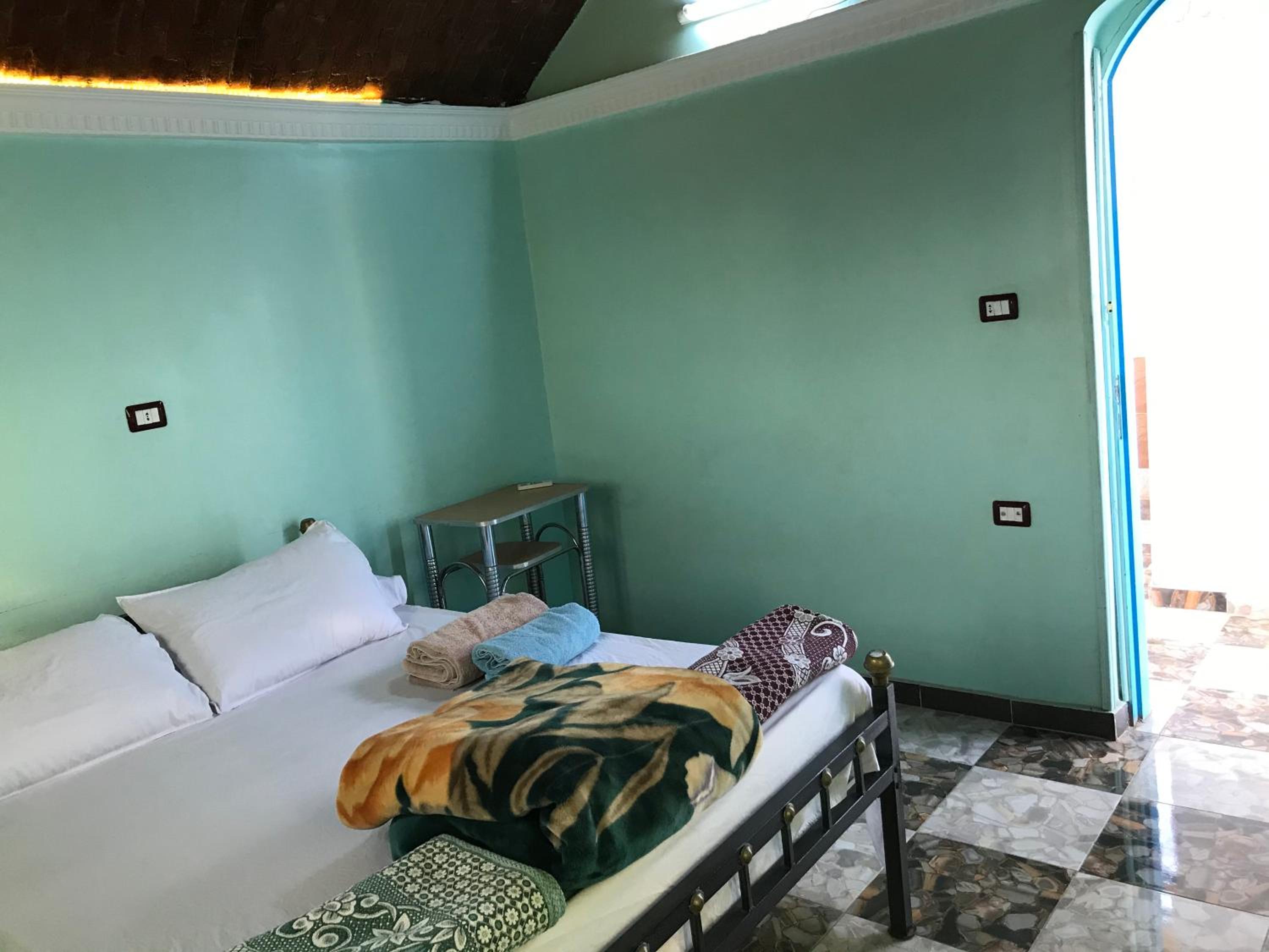 Triple Room with Private Bathroom - Photo 21