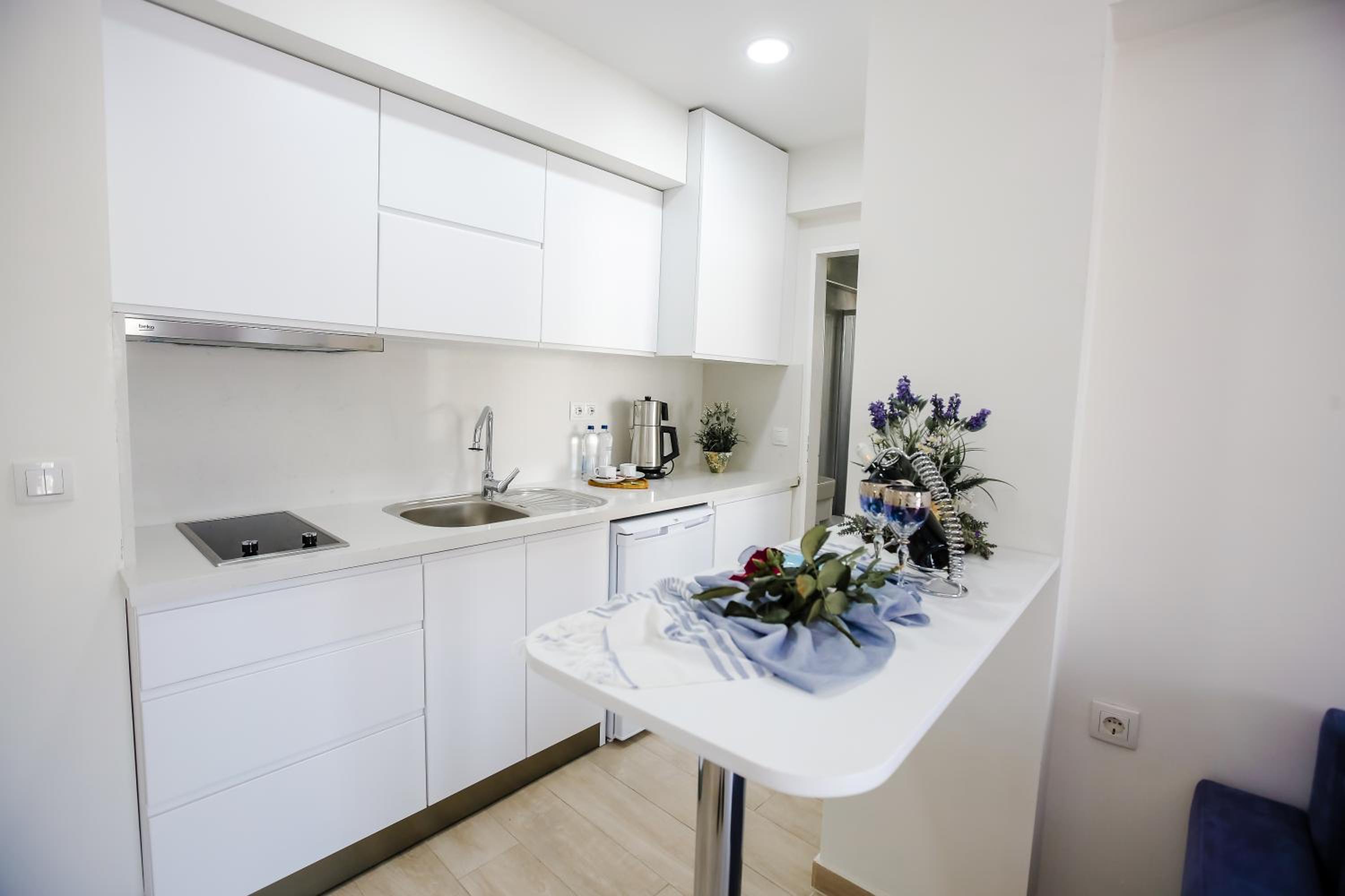 Suite with Balcony - Photo 17