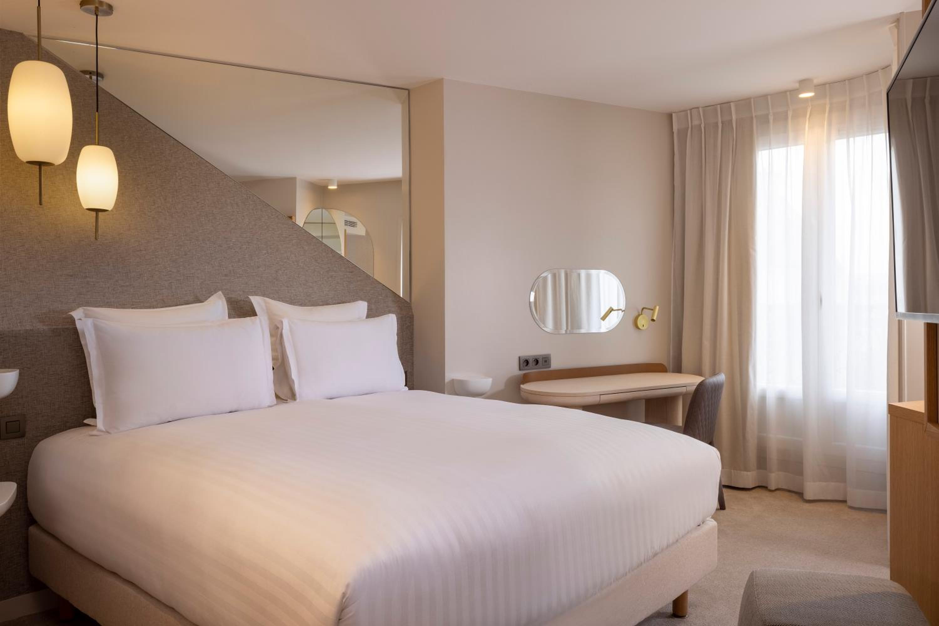 Prestige Room - Eiffel Tower view photo 1