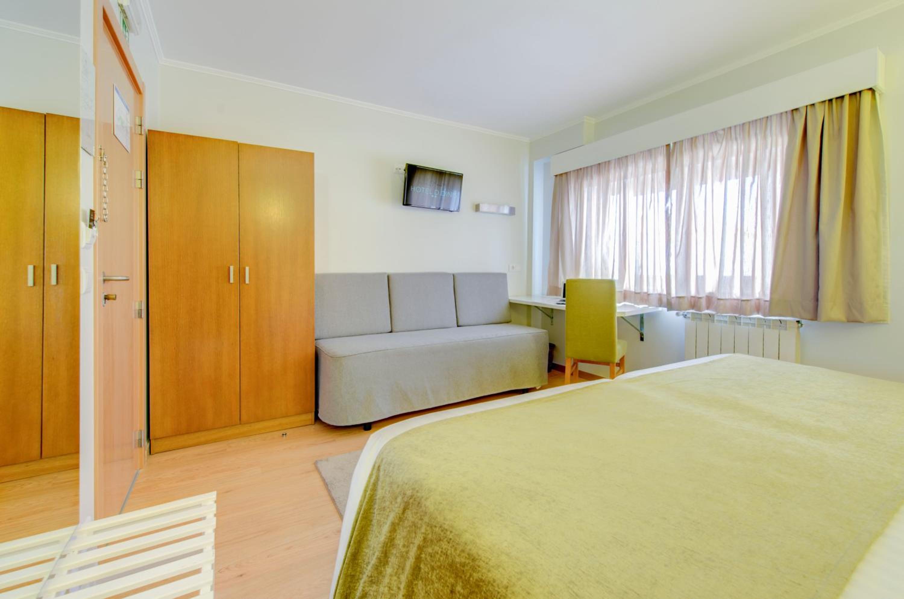 Triple Room - Photo 10