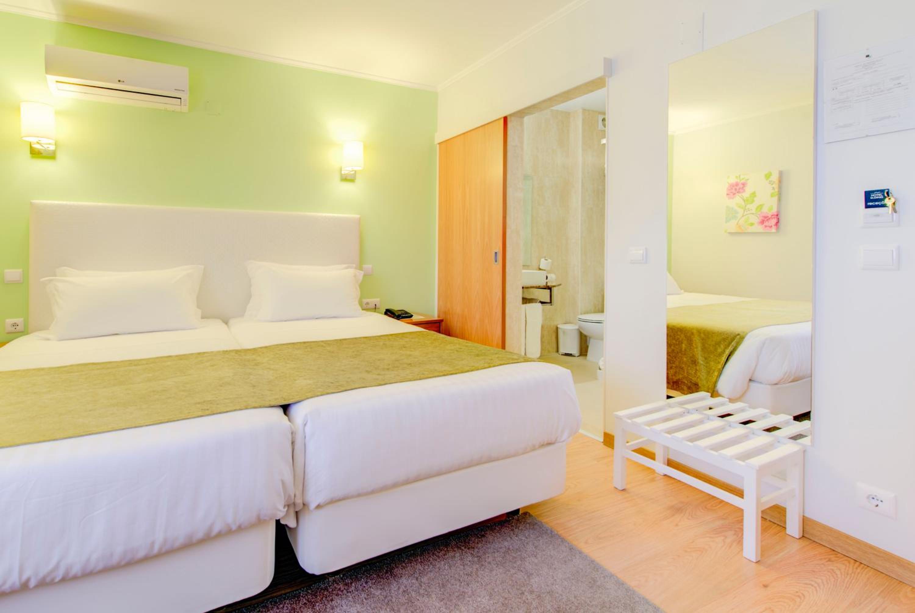 Triple Room - Photo 6