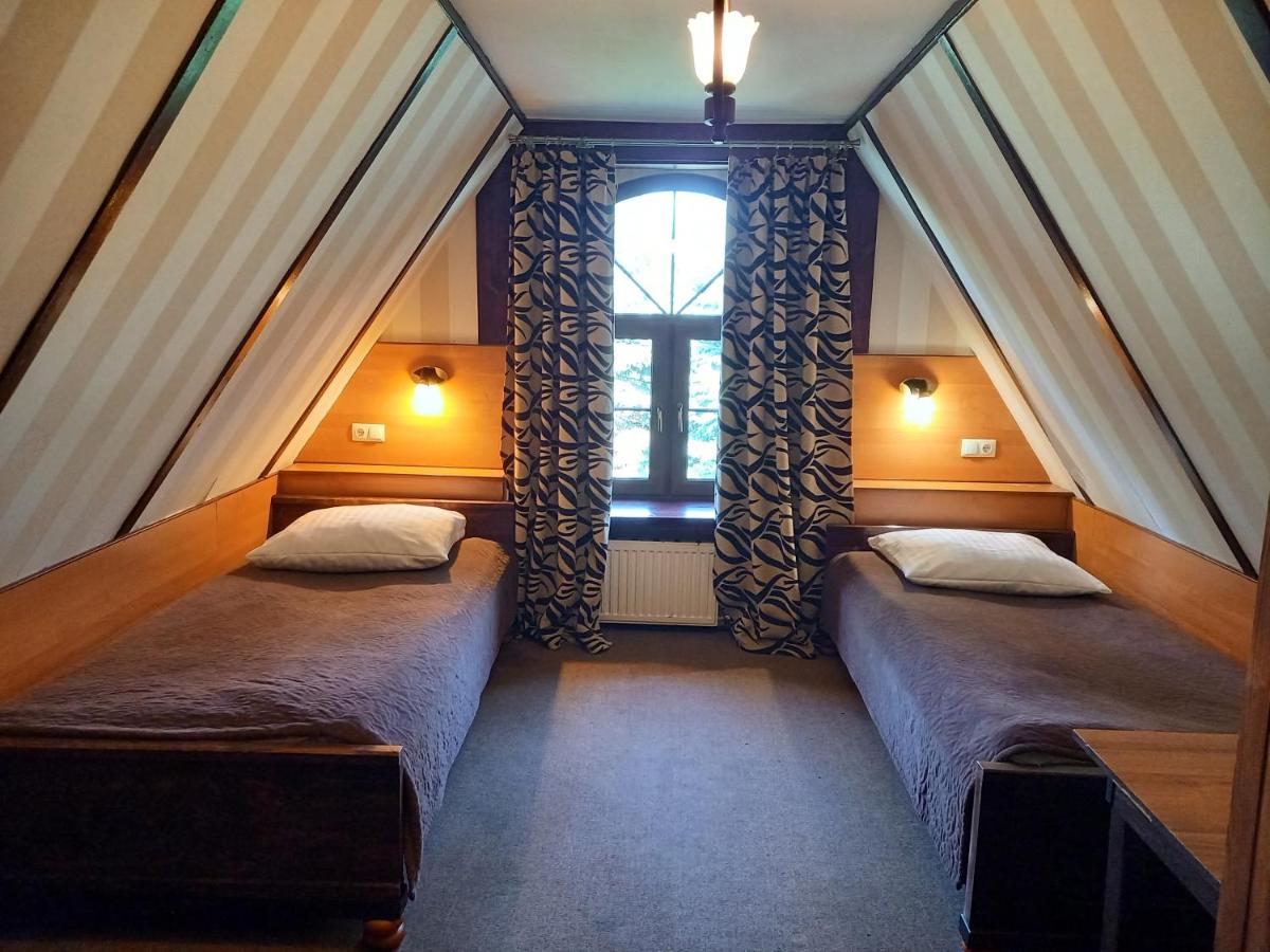 Small Twin Room photo 2