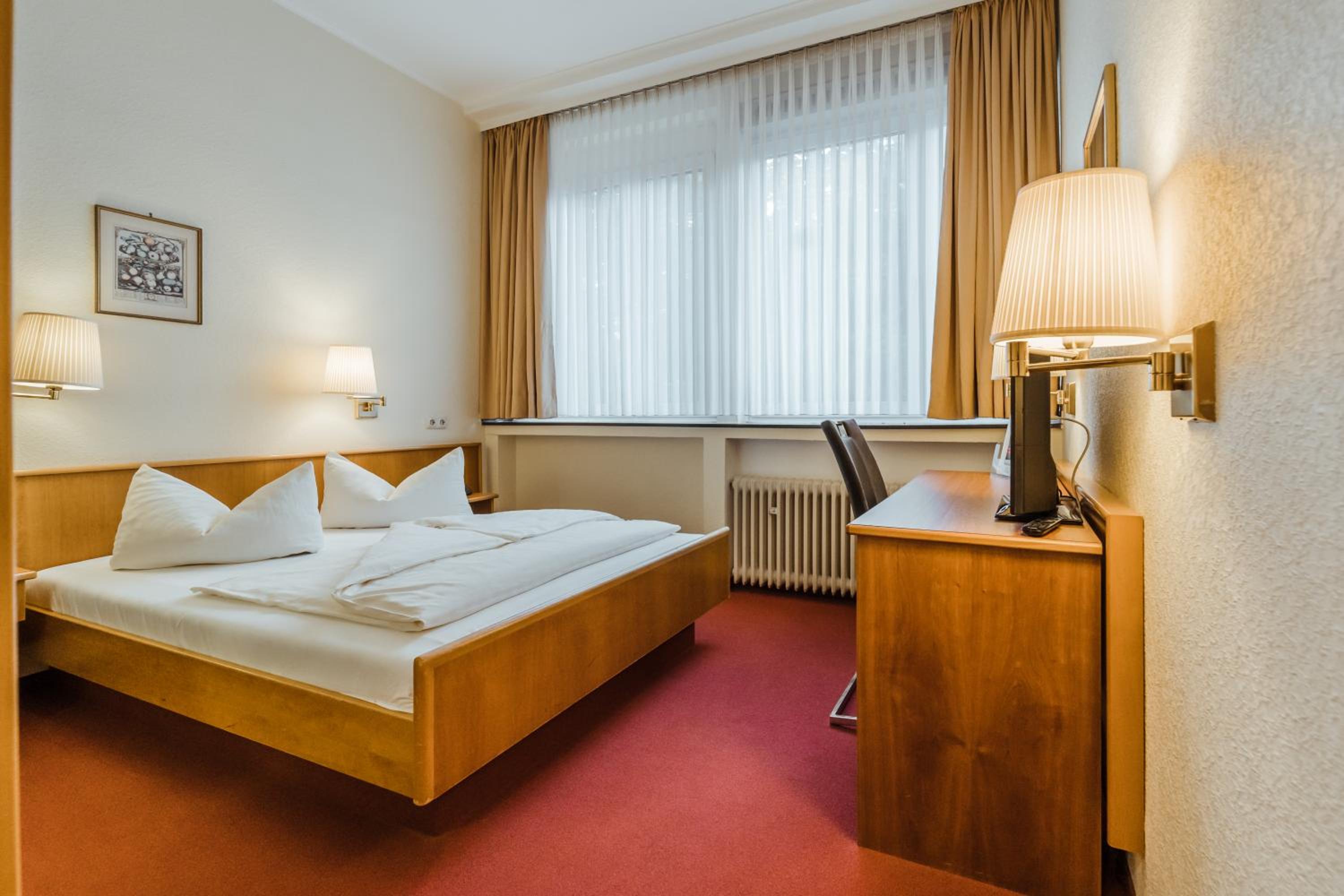 Double Room - Photo 8