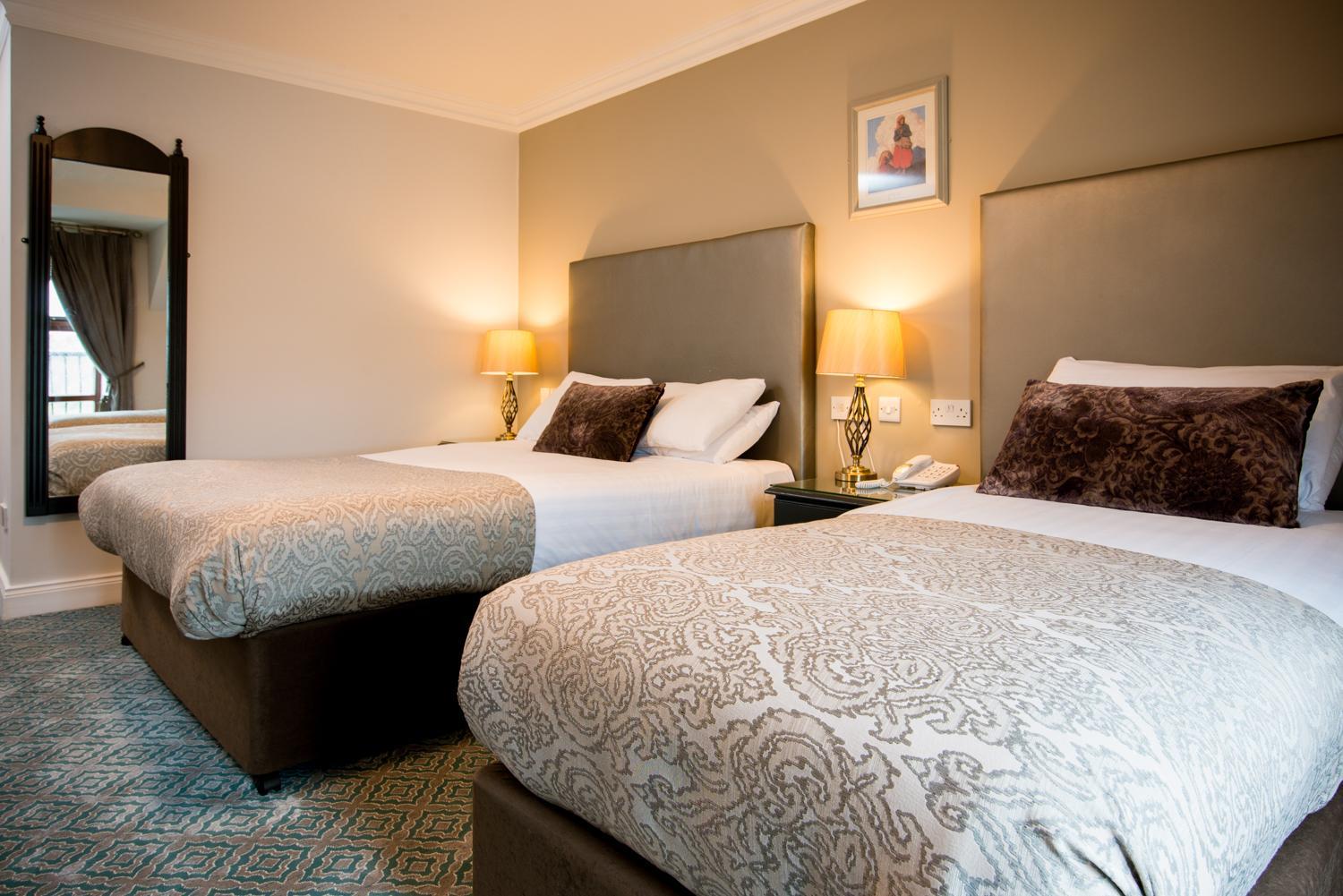 Double Room - Photo 6
