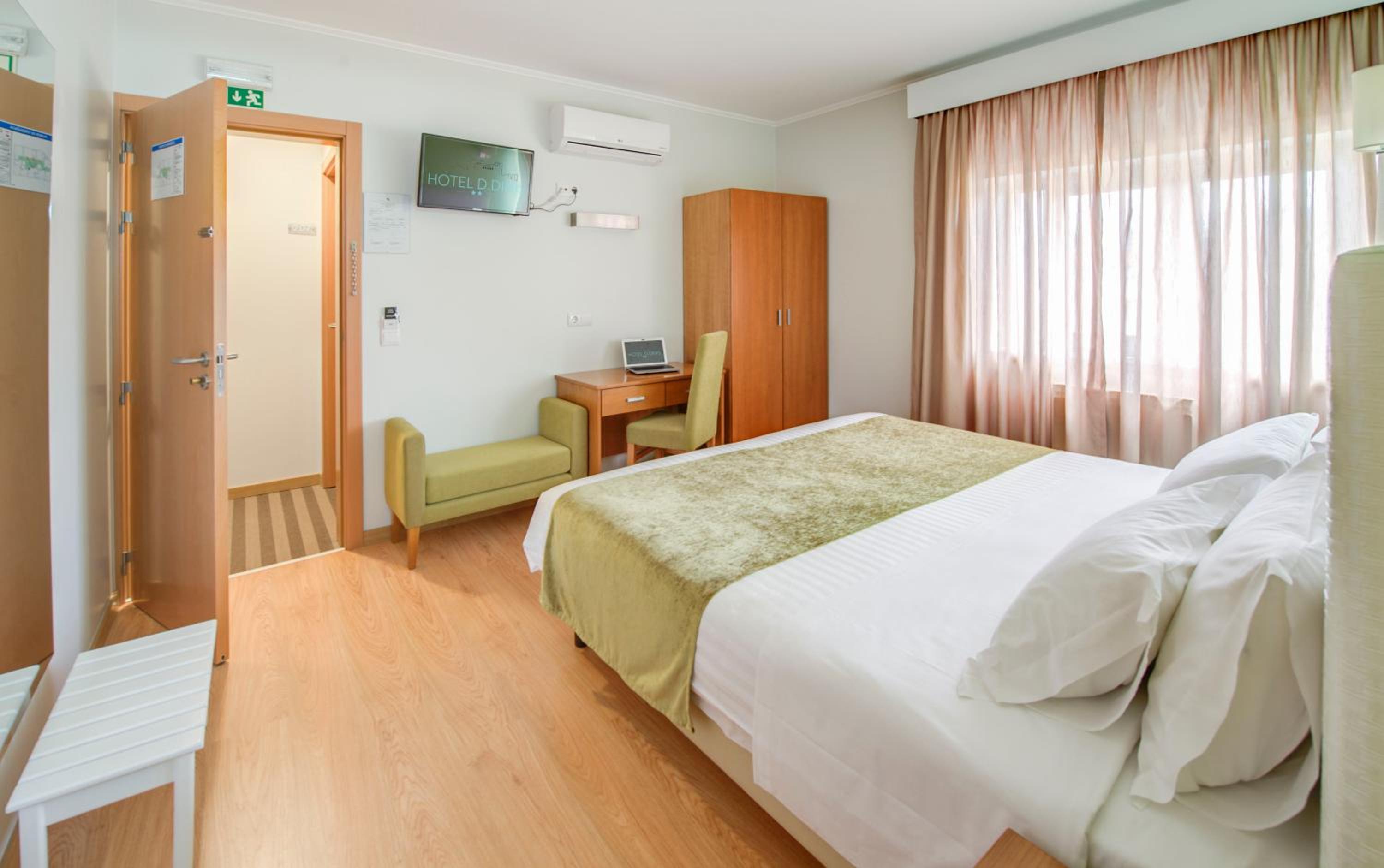 Double or Twin Room - Photo 17