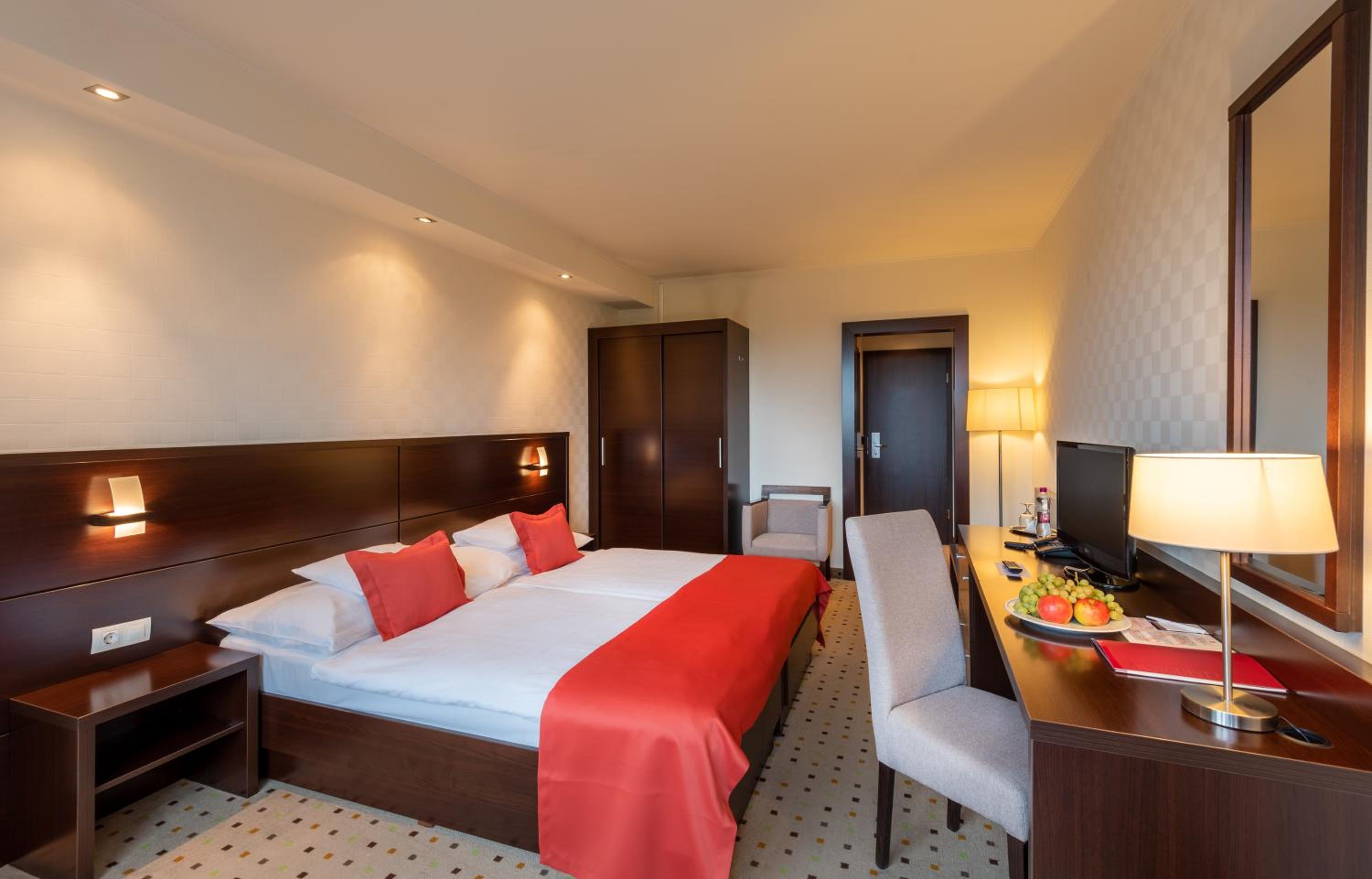 Standard Twin Room with Balcony