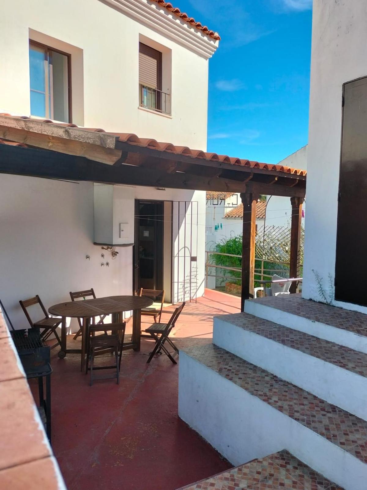 Three-Bedroom Villa (8 Adults) - Photo 2