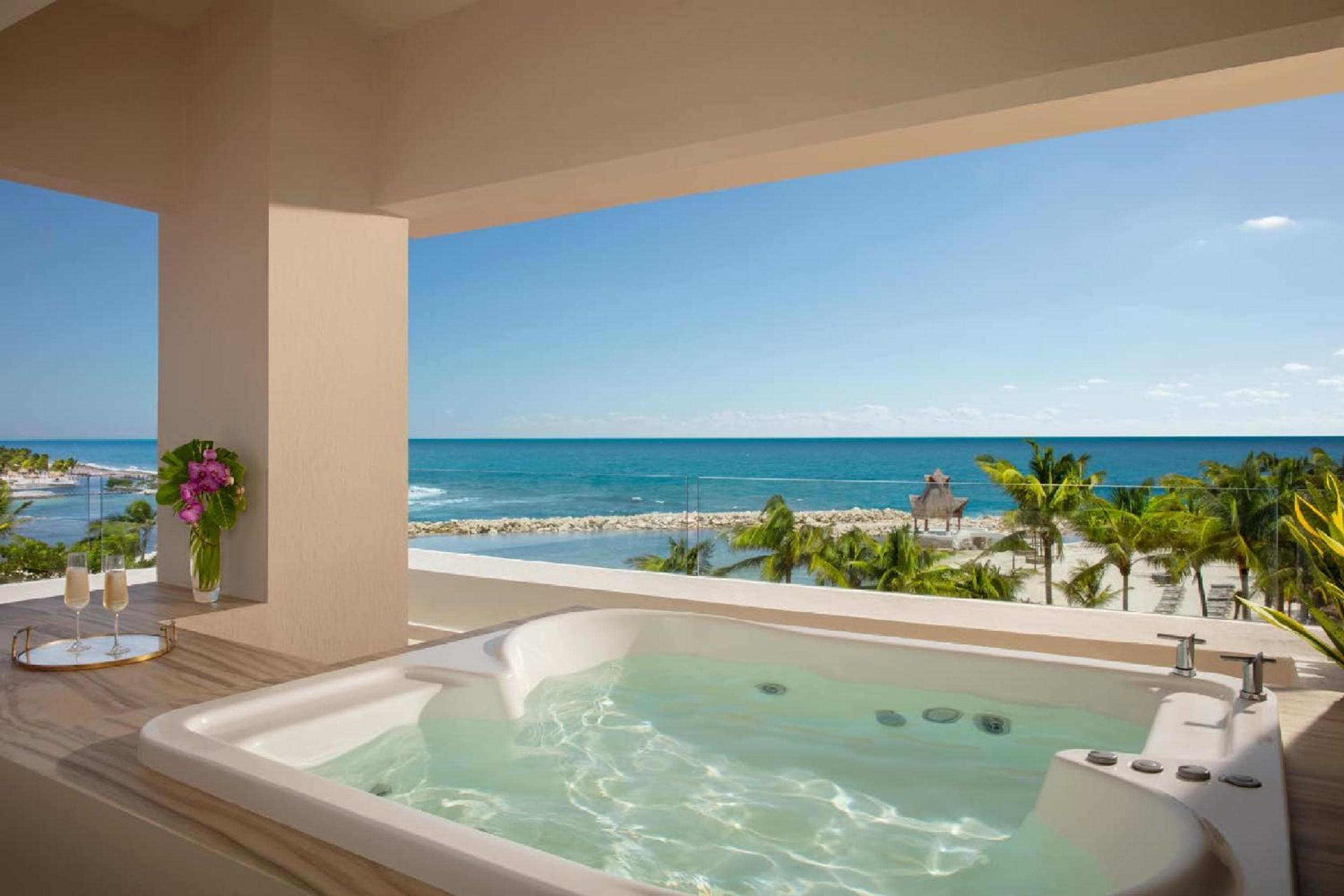 Preferred Club Honeymoon Suite Hot Tub Ocean View