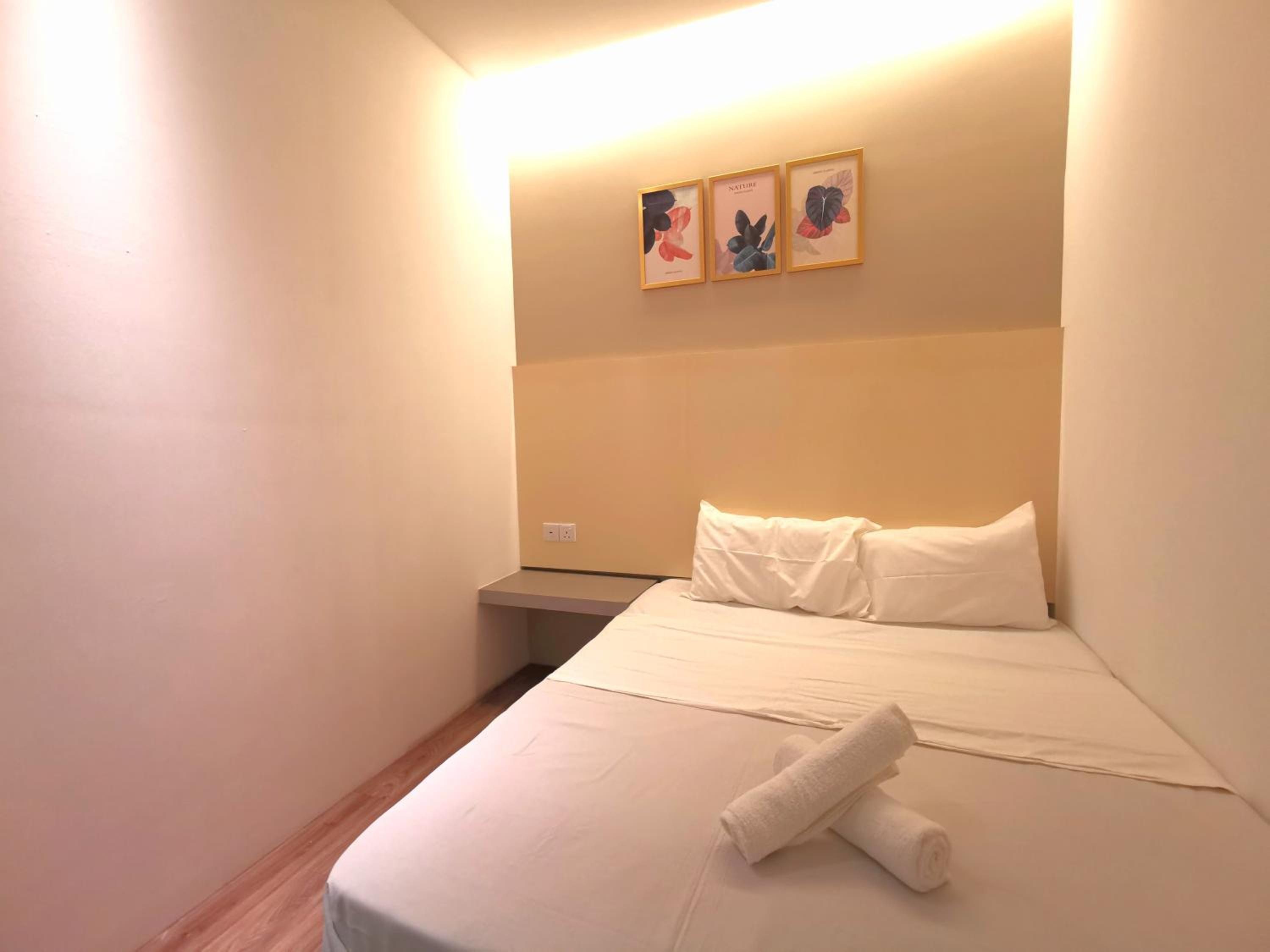 Queen Room with Shared Bathroom